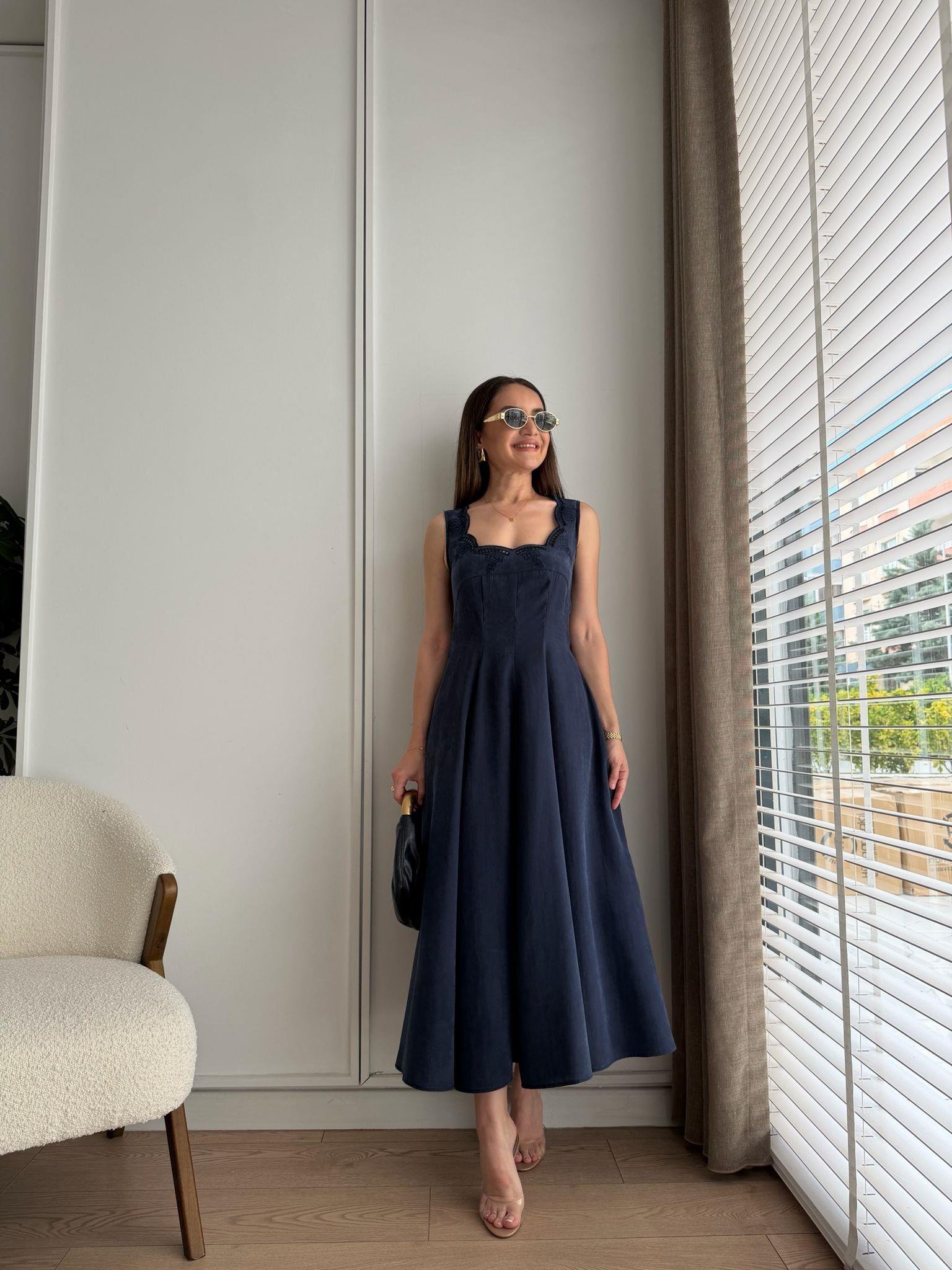 Lacivert Yaka Detaylı Tensel Elbise 0365