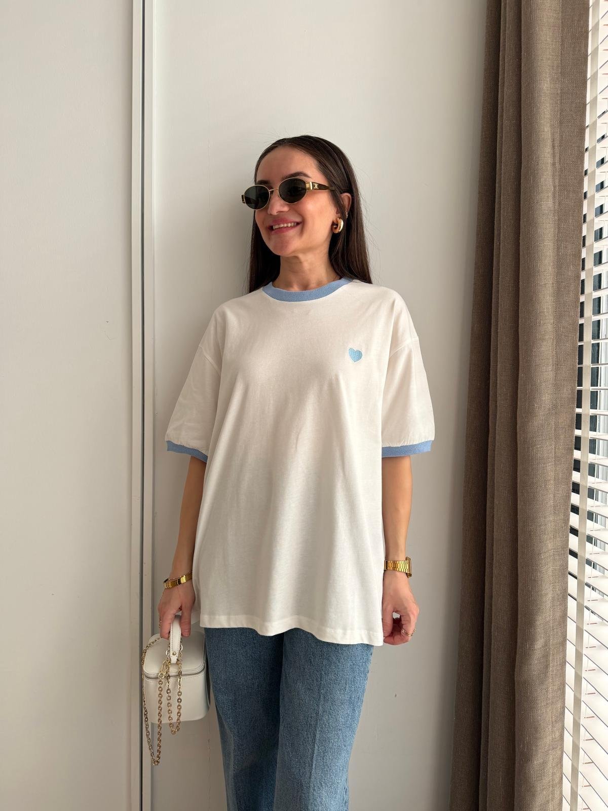 Mavi Bisiklet Yaka Kalp Nakışlı Tshirt 22963