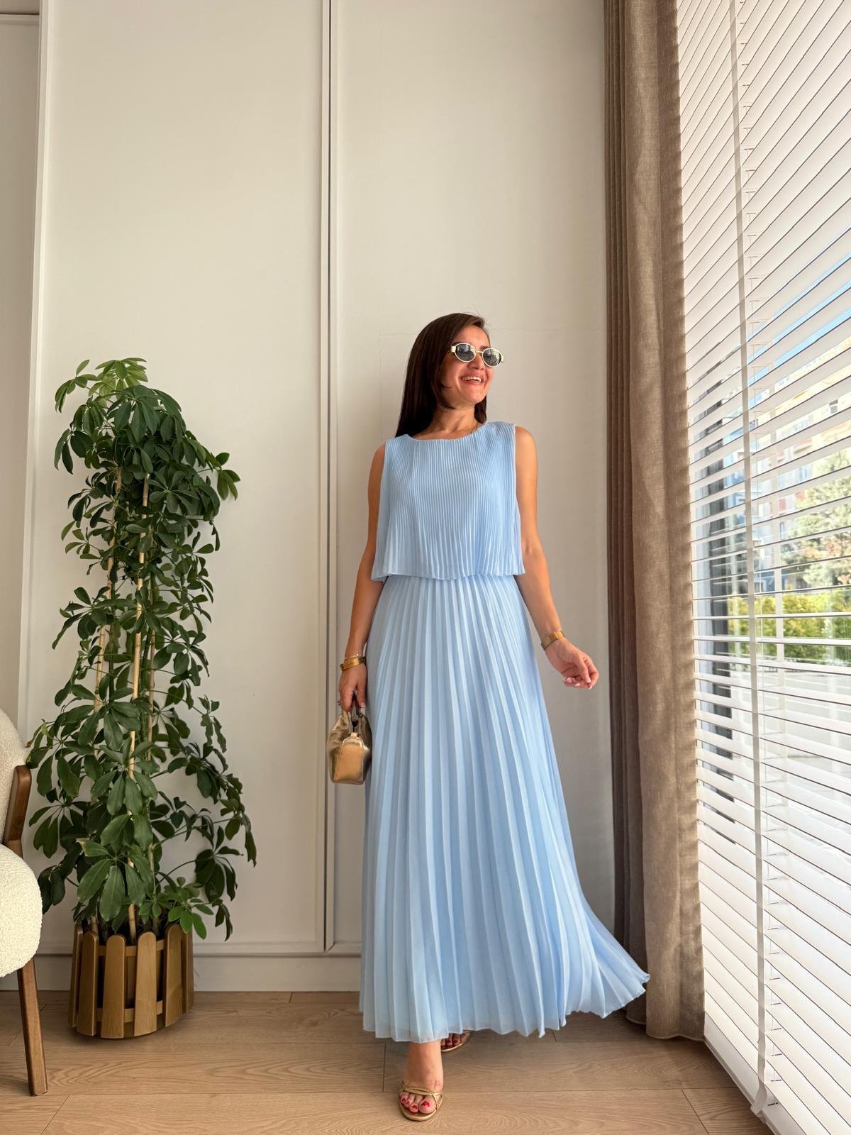 Mavi Sıfır Kol Piliseli Şifon Elbise 2621