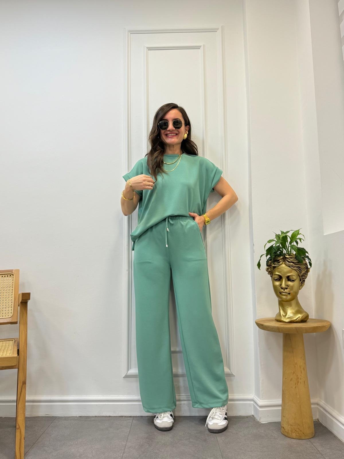 Mint yeşili Likralı Özel Dokulu Bluz Bol Paça Pantolon Takım 1011
