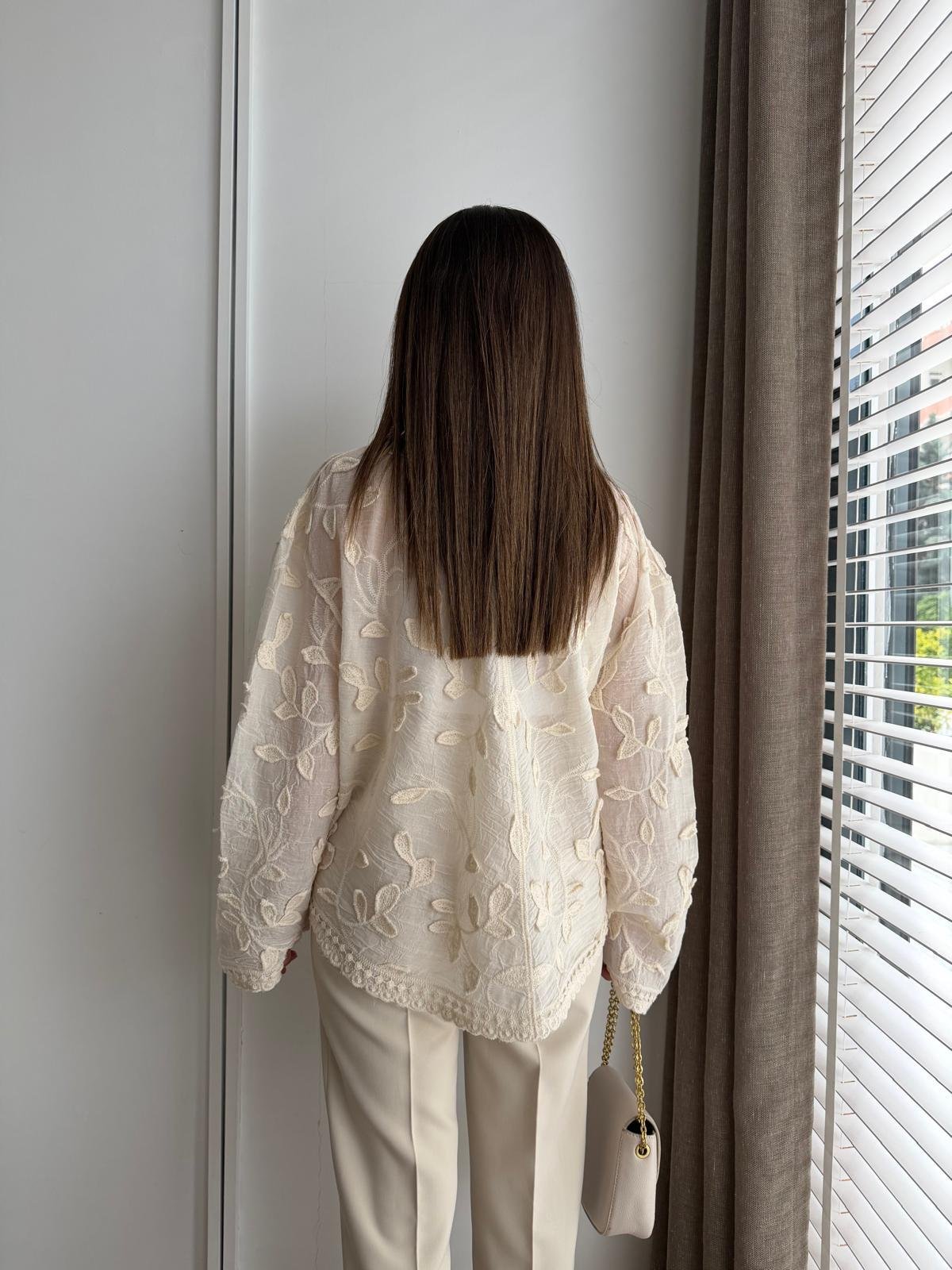 Naturel Yaprak Nakış İşlemeli Gömlek 39719