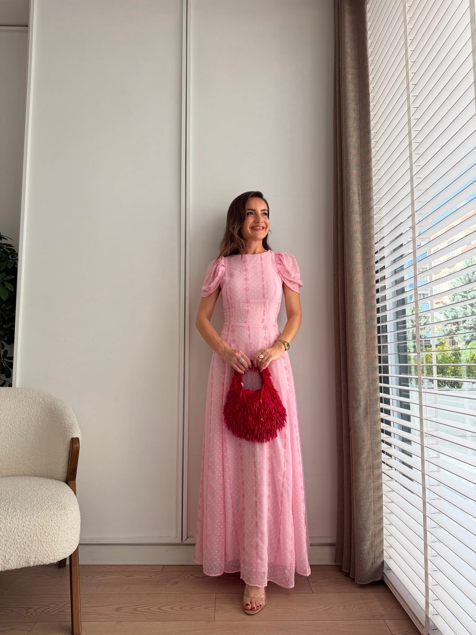 Pembe Bağlama Detaylı Nakışlı Şifon Elbise 3202