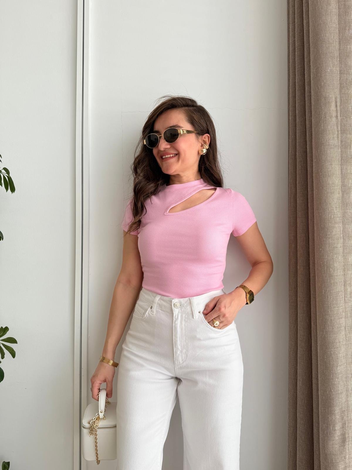 Pembe Bisiklet Yaka Önü Yan Dekolte Detaylı Crop Tişört 4693