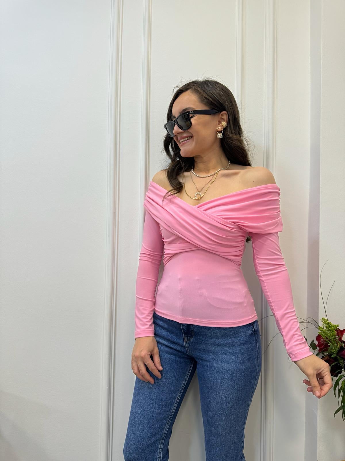 Pembe Çapraz Yaka Omzu Açık Bluz 2002