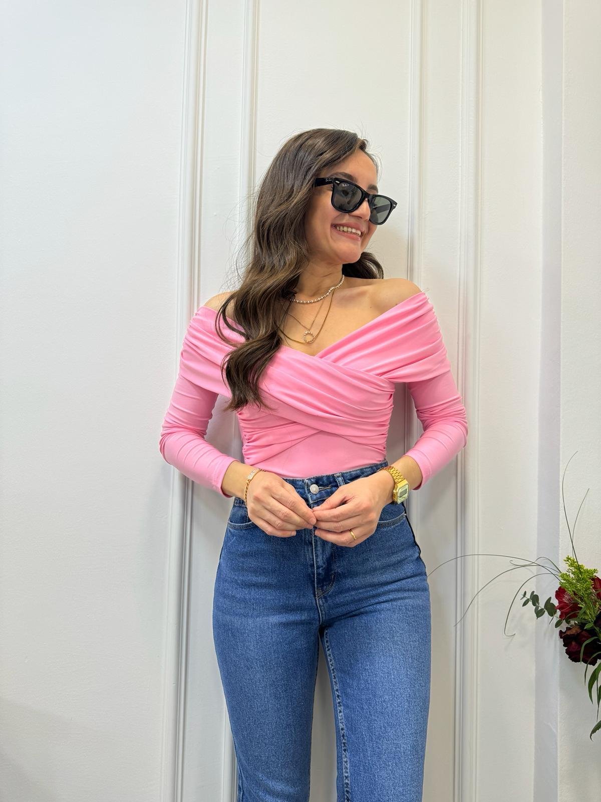 Pembe Çapraz Yaka Omzu Açık Bluz 2002