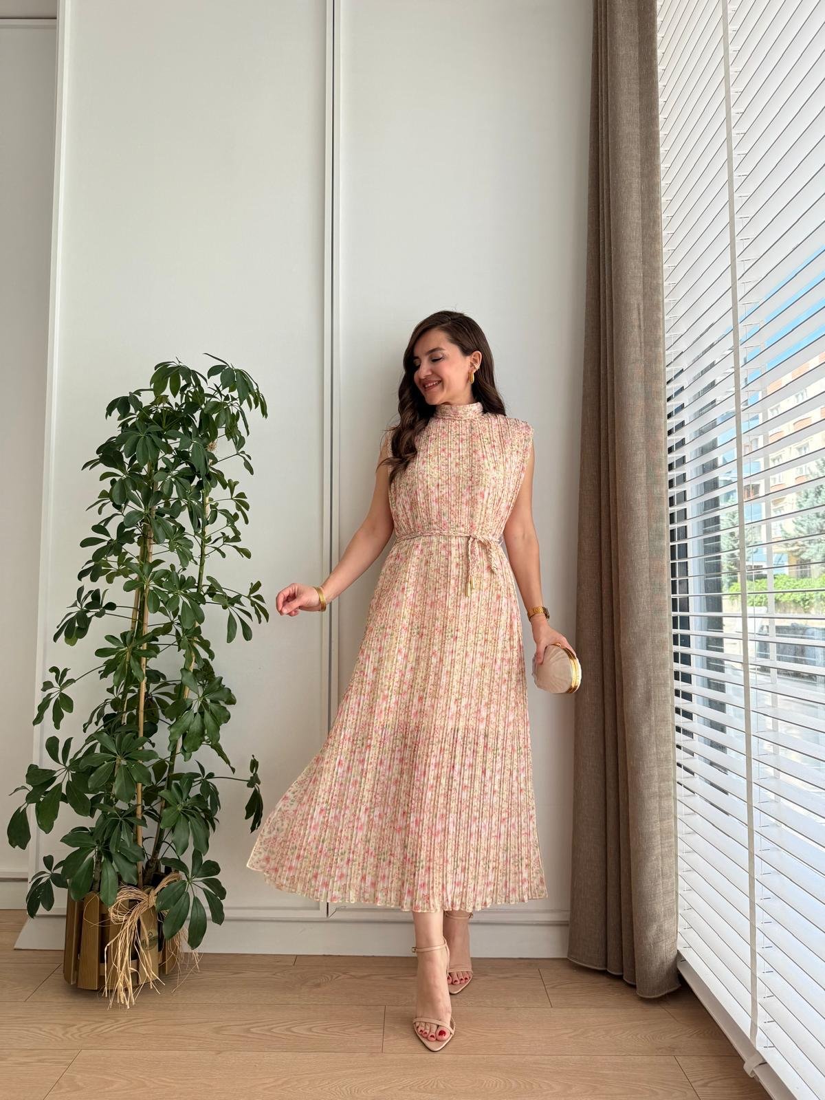 Pembe Çiçekli Desenli Piliseli Örgü Kemerli Şifon Elbise 7278