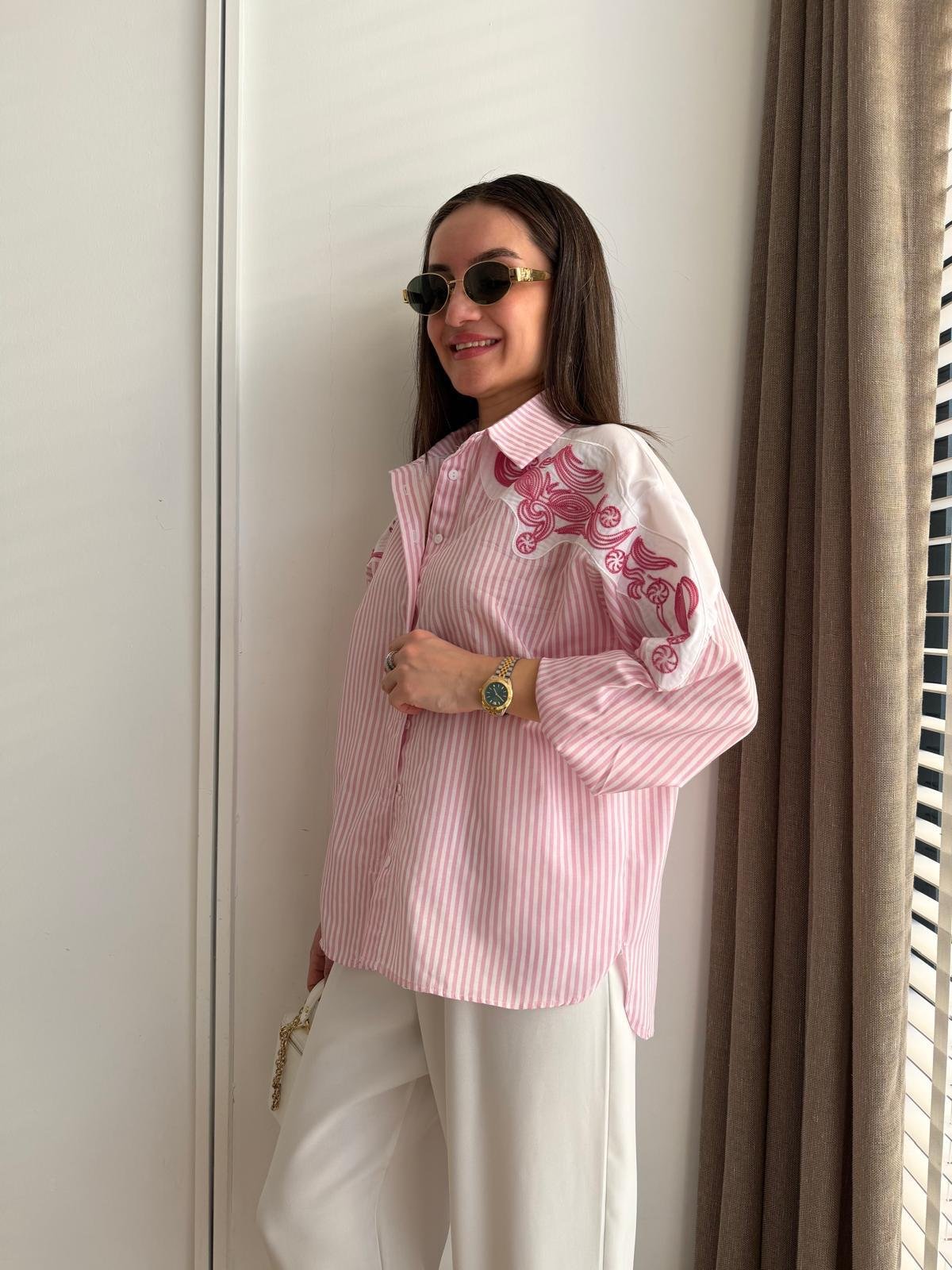 Pembe Çizgili Nakış Detaylı Gömlek 255356