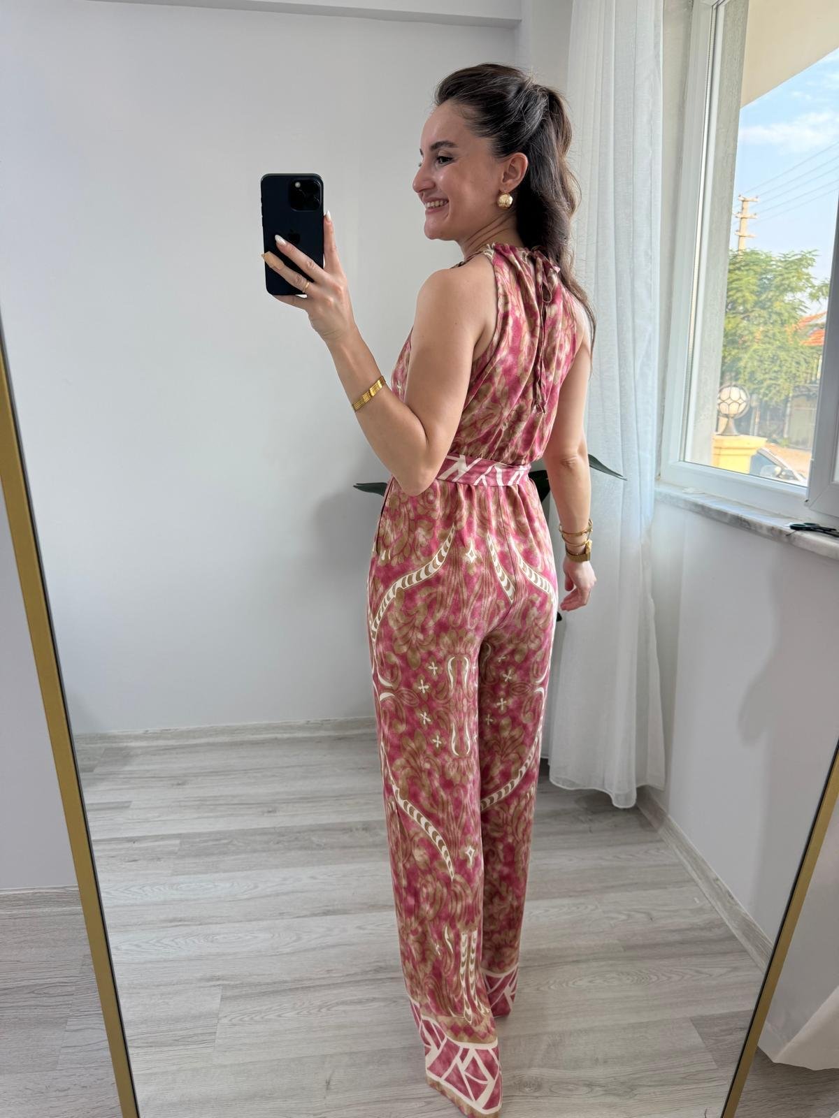Pembe Desenli Halter Yaka Bel Lastikli Kuşaklı Tulum  3528