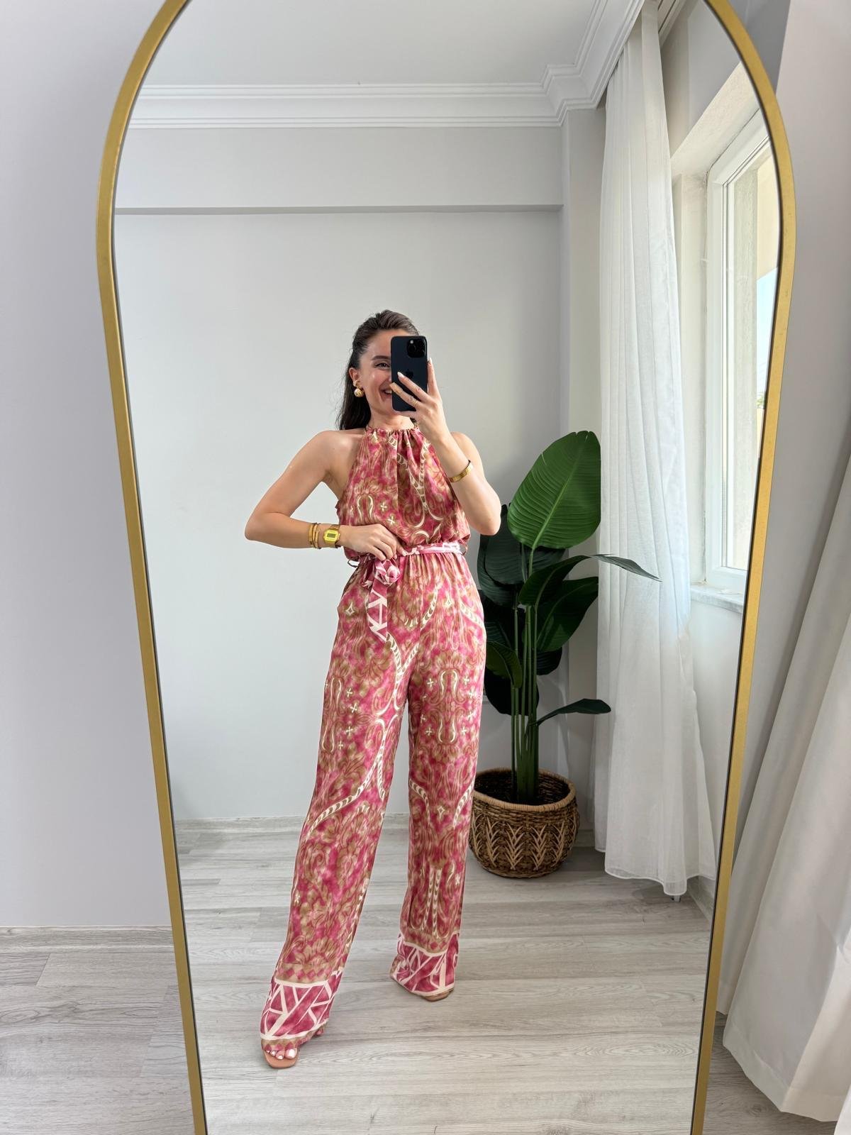 Pembe Desenli Halter Yaka Bel Lastikli Kuşaklı Tulum  3528