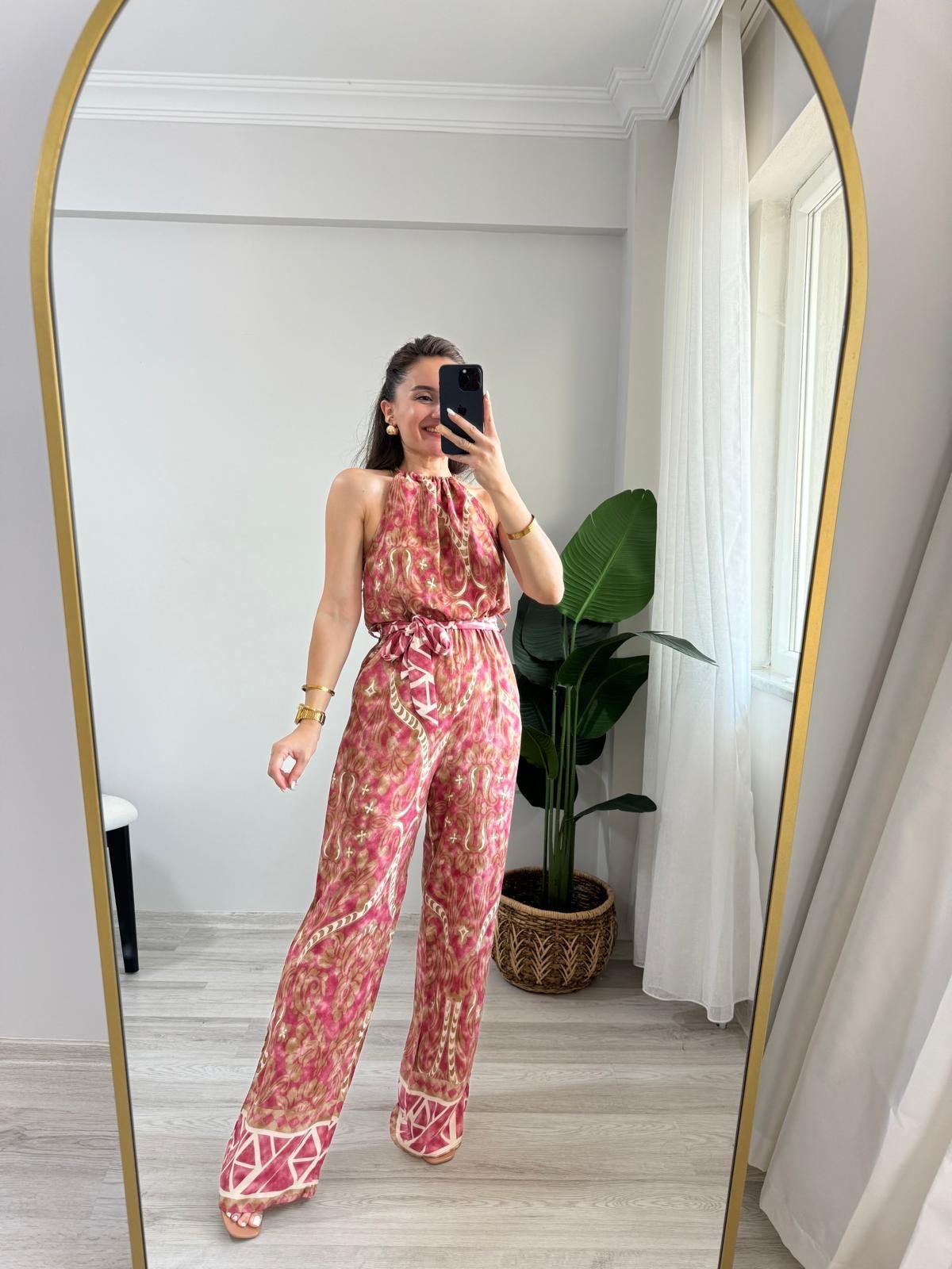 Pembe Desenli Halter Yaka Bel Lastikli Kuşaklı Tulum  3528