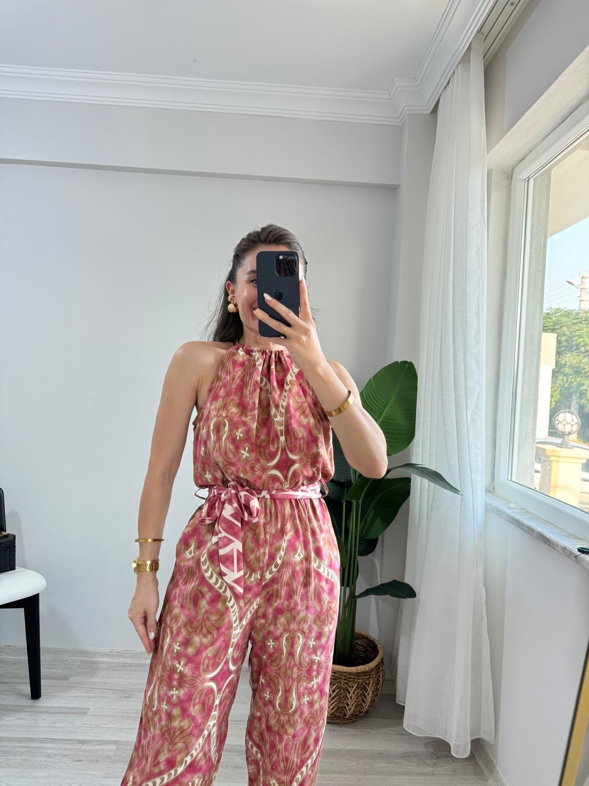 Pembe Desenli Halter Yaka Bel Lastikli Kuşaklı Tulum  3528