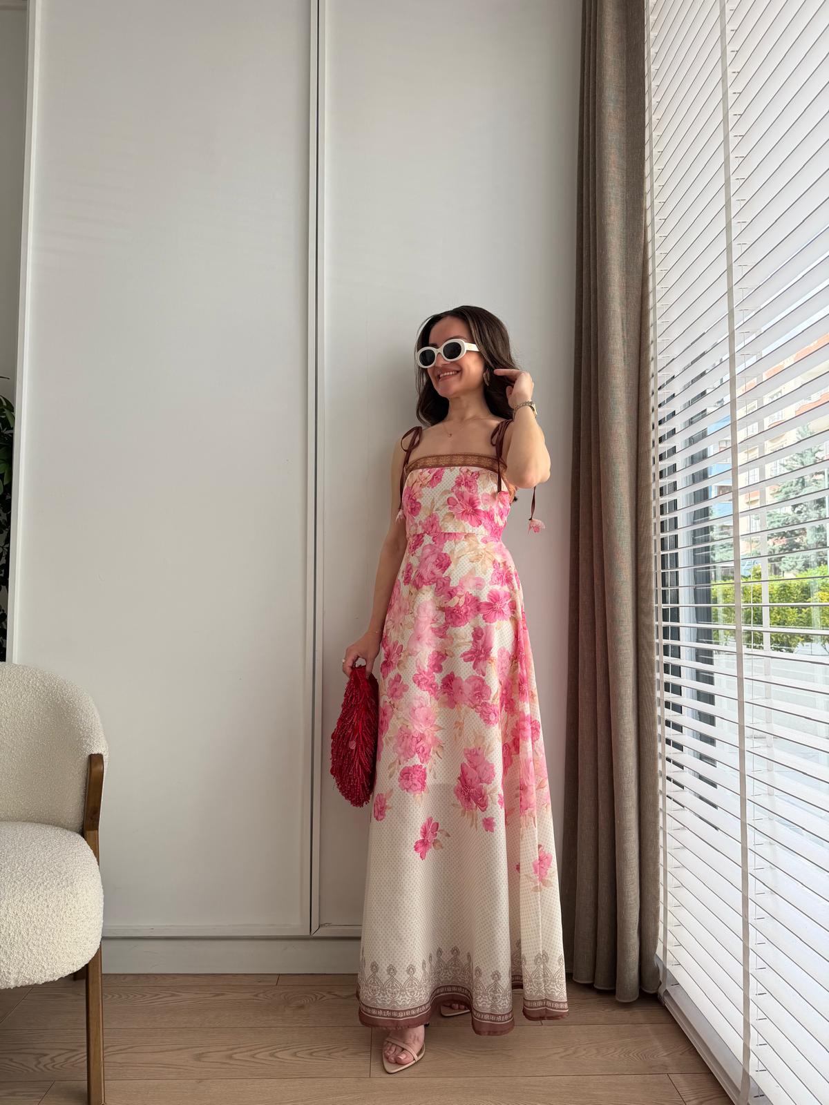 Pembe İp Askılı Sırt Gipeli Elbise 7881