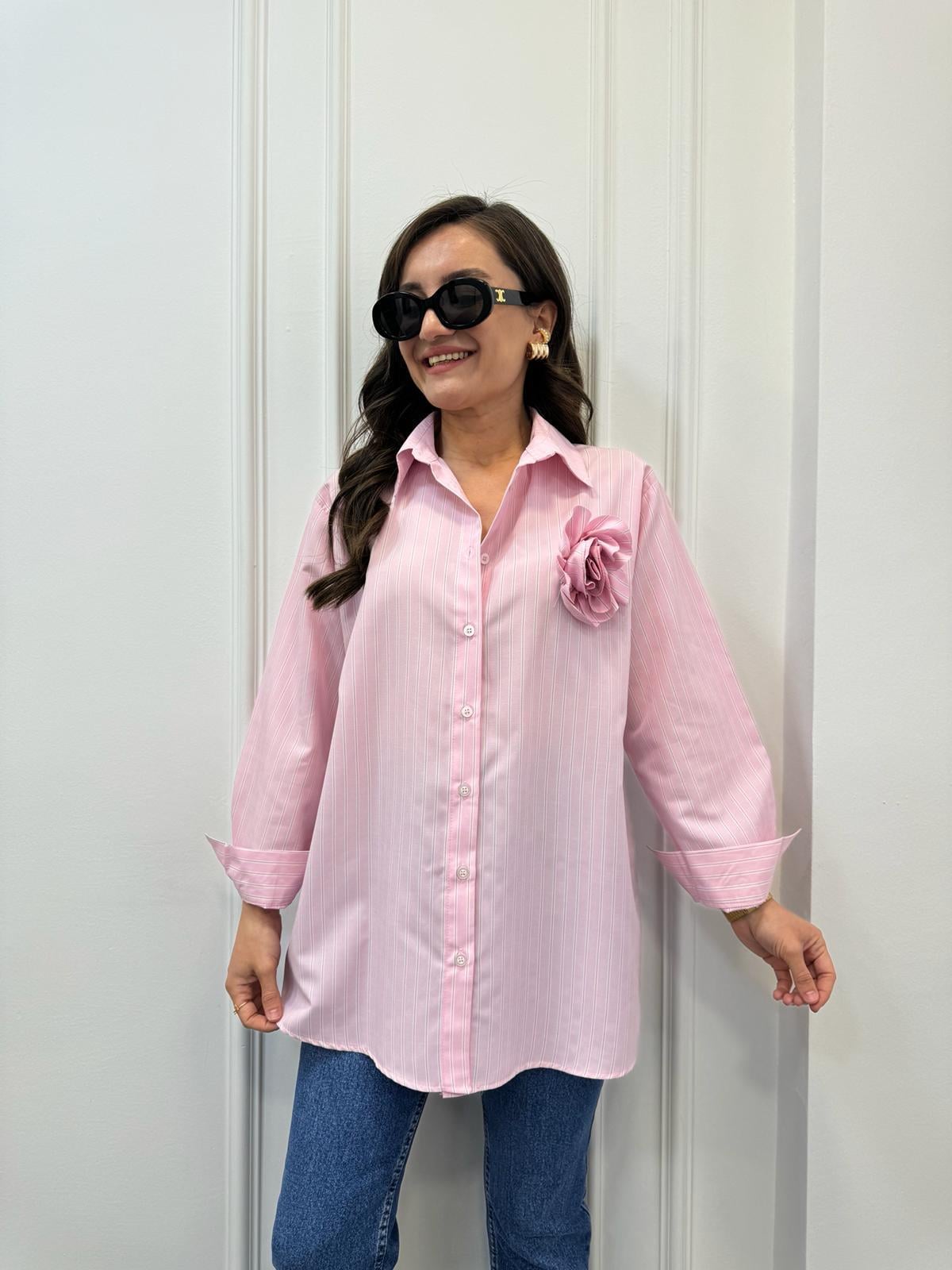 Pembe Kalın Çizgili Çiçek Broş Detaylı Gömlek 70142