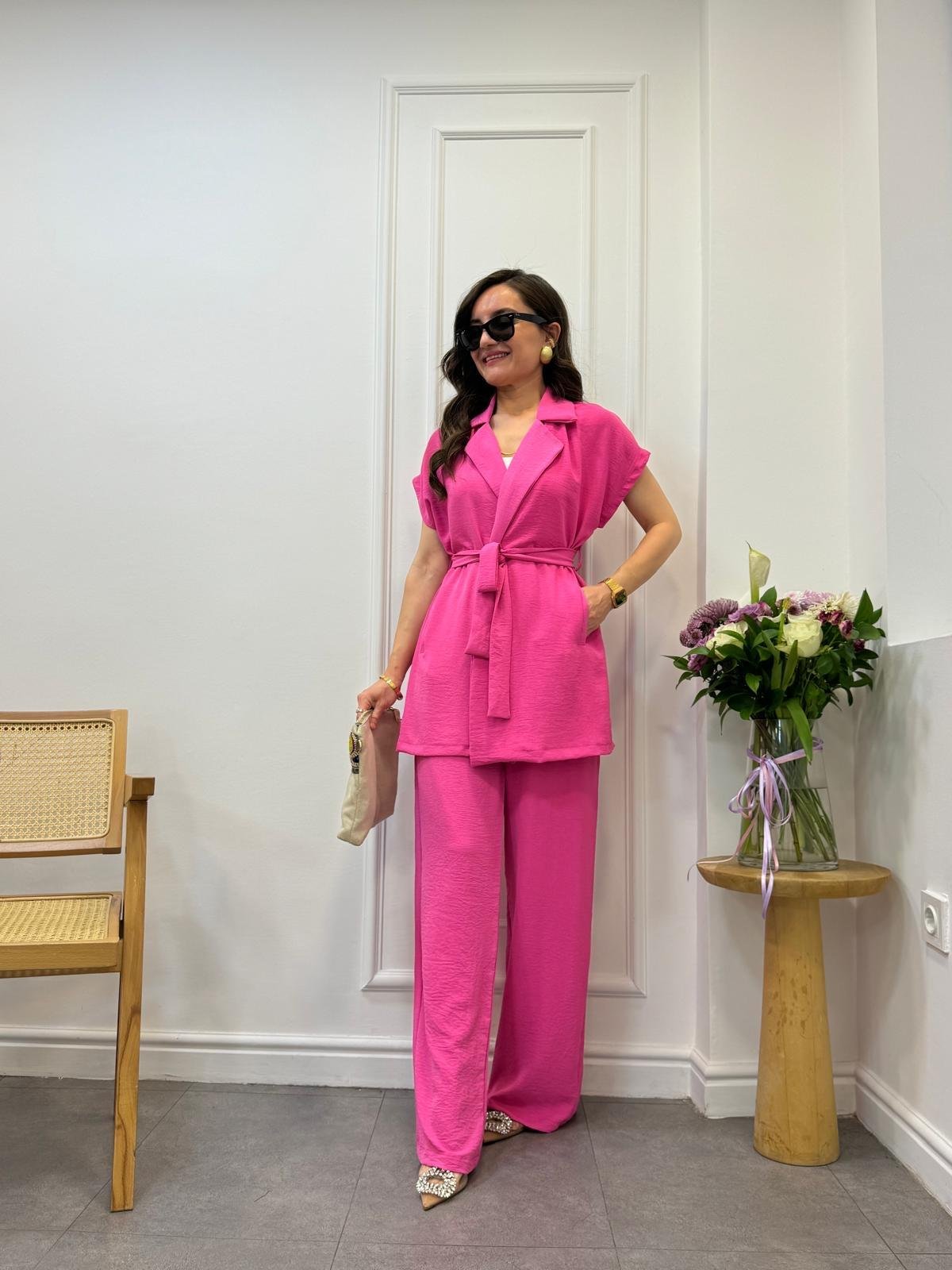 Pembe Kruvaze Yaka Kemerli Yelek Pantolon Takım 1905