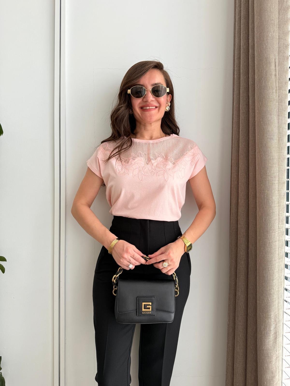 Pembe Önü Nakış Detaylı Tişört 16800