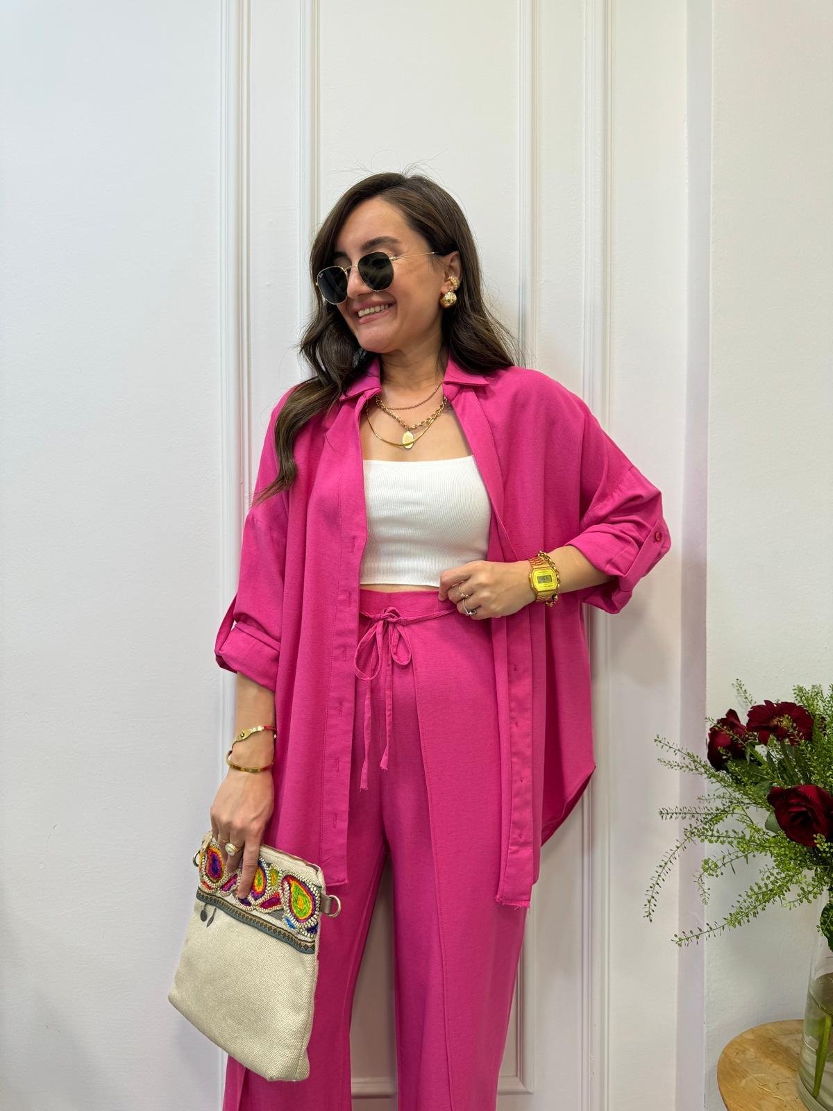 Pembe V Yaka Düğmeli Tasarım Pantolon Gömlek Takım 0105