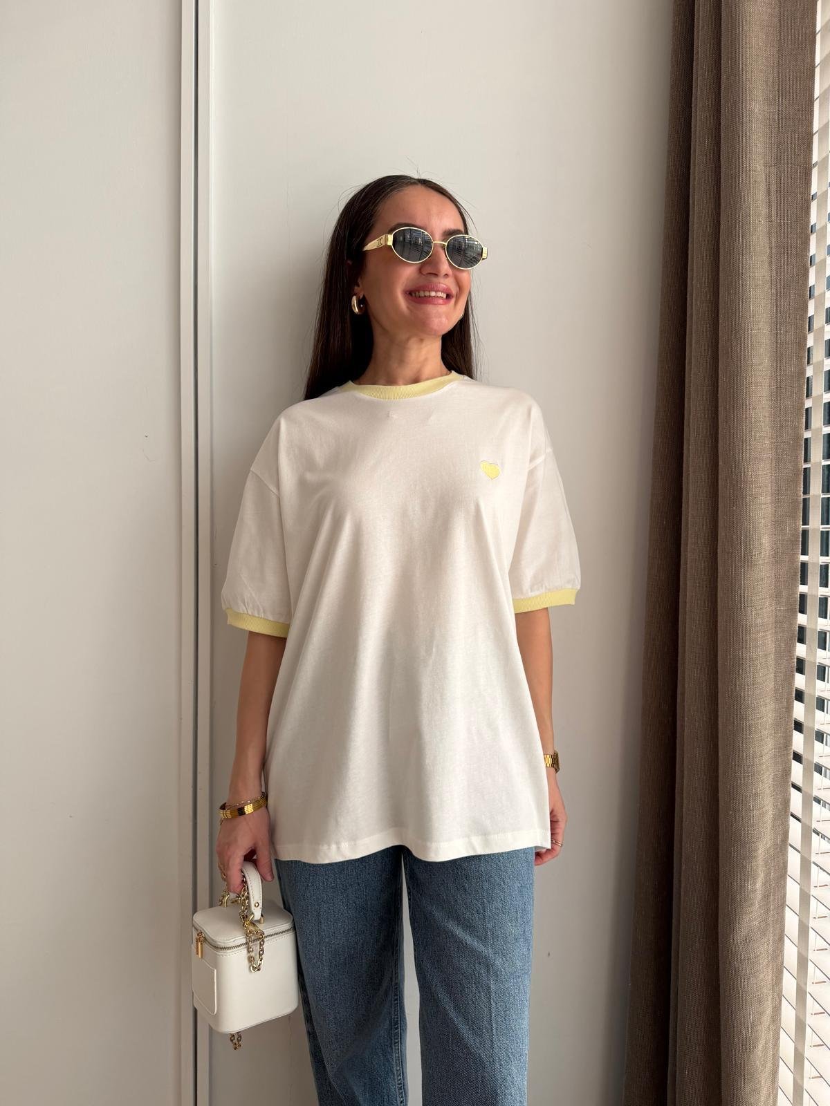 Sarı Bisiklet Yaka Kalp Nakışlı Tshirt 22963