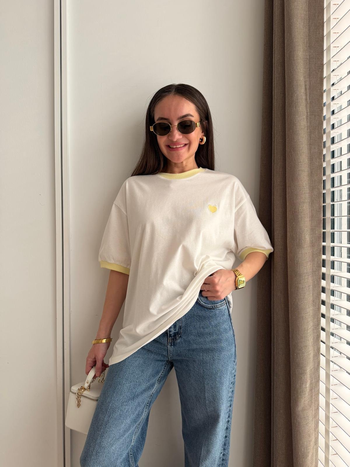 Sarı Bisiklet Yaka Kalp Nakışlı Tshirt 22963