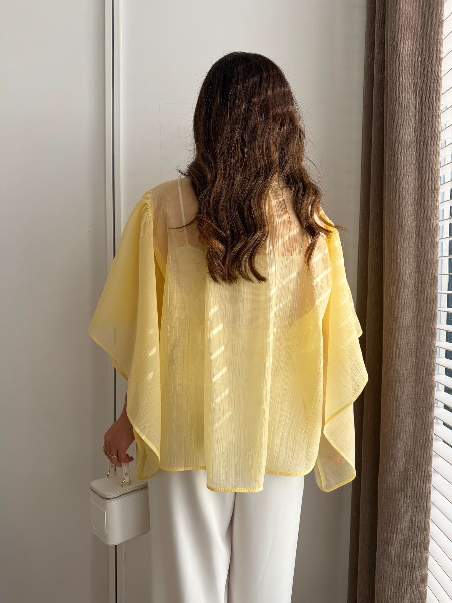 Sarı Boncuk Detaylı Volanlı Transparan Bluz 7839