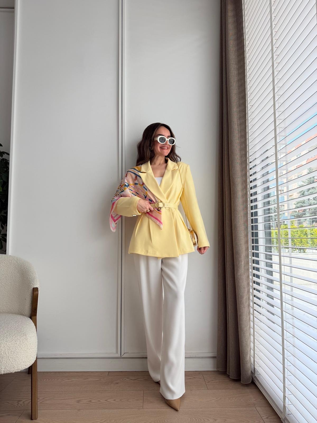 Sarı Kemerli Fular Detaylı Blazer Ceket 6337