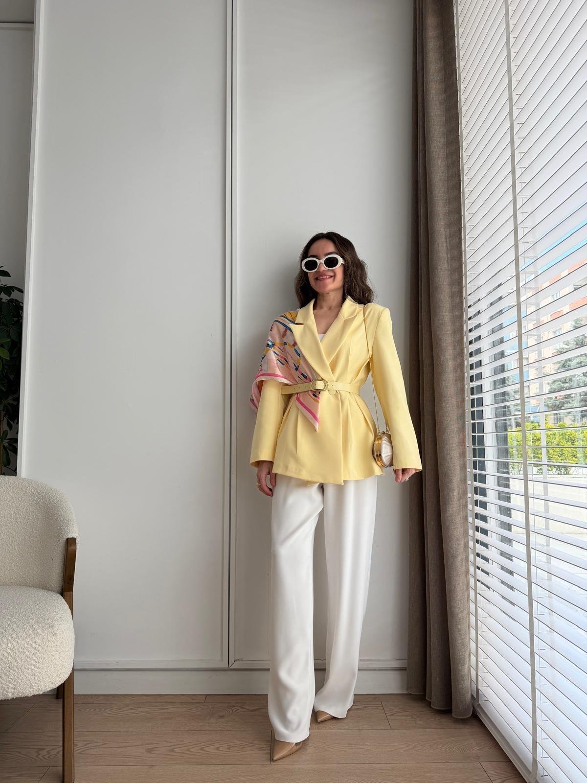 Sarı Kemerli Fular Detaylı Blazer Ceket 6337