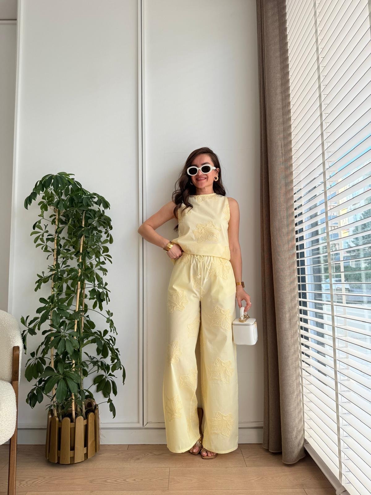 Sarı Nakış Detaylı Bluz Pantolon Takım 16871