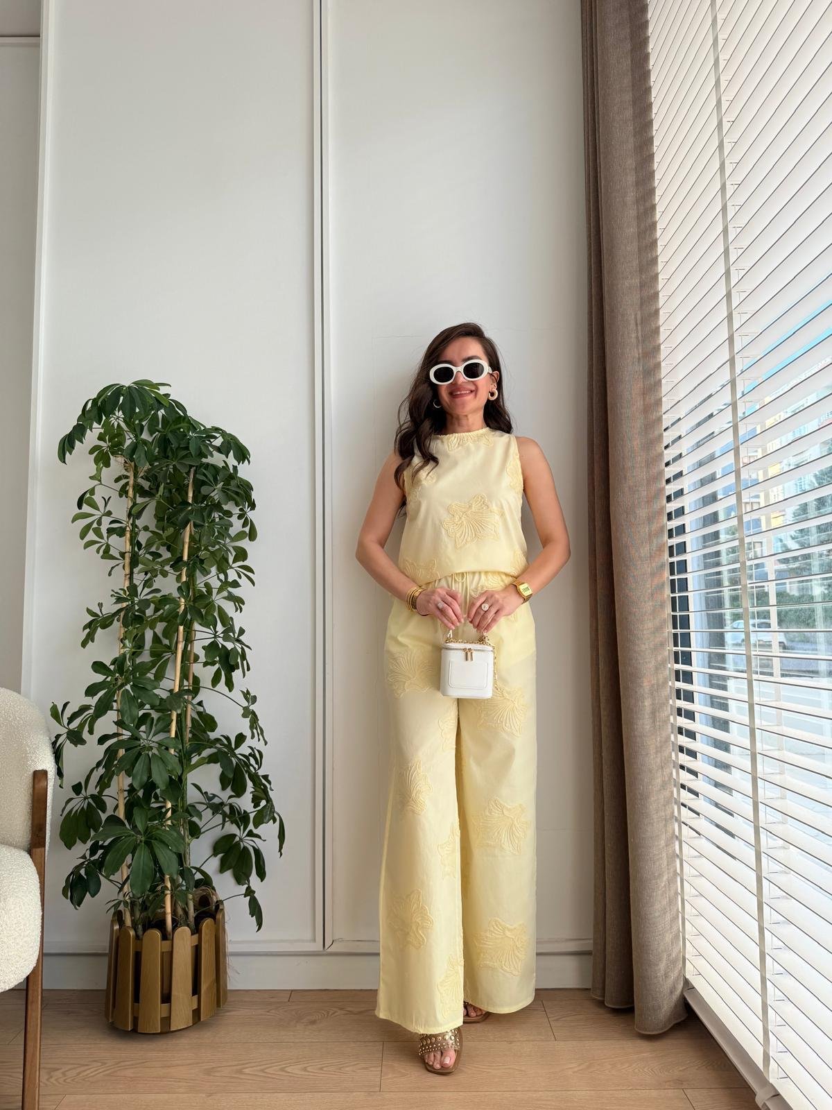 Sarı Nakış Detaylı Bluz Pantolon Takım 16871