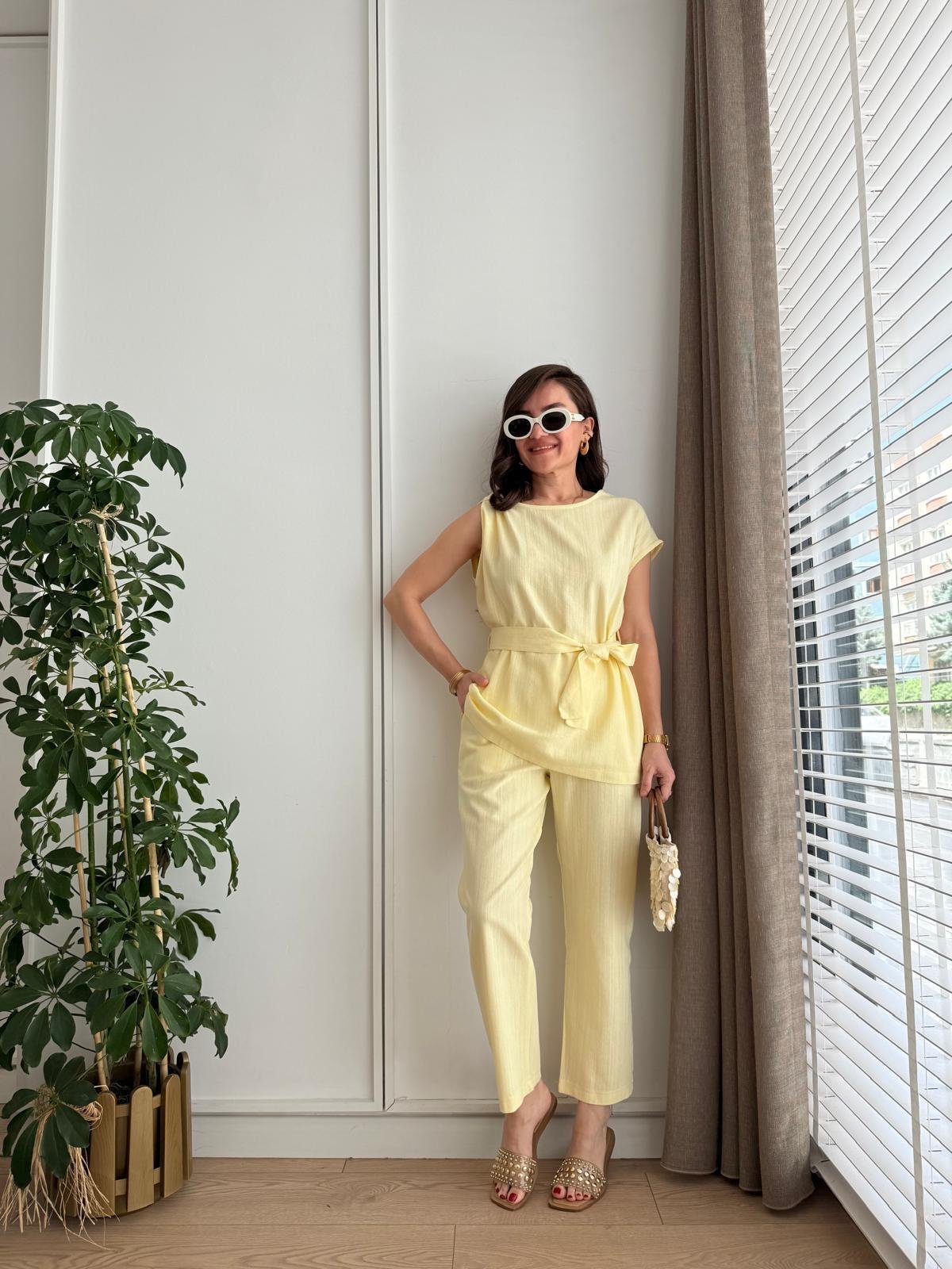 Sarı Omuz Detaylı Bluz Pantolon Takım 8644