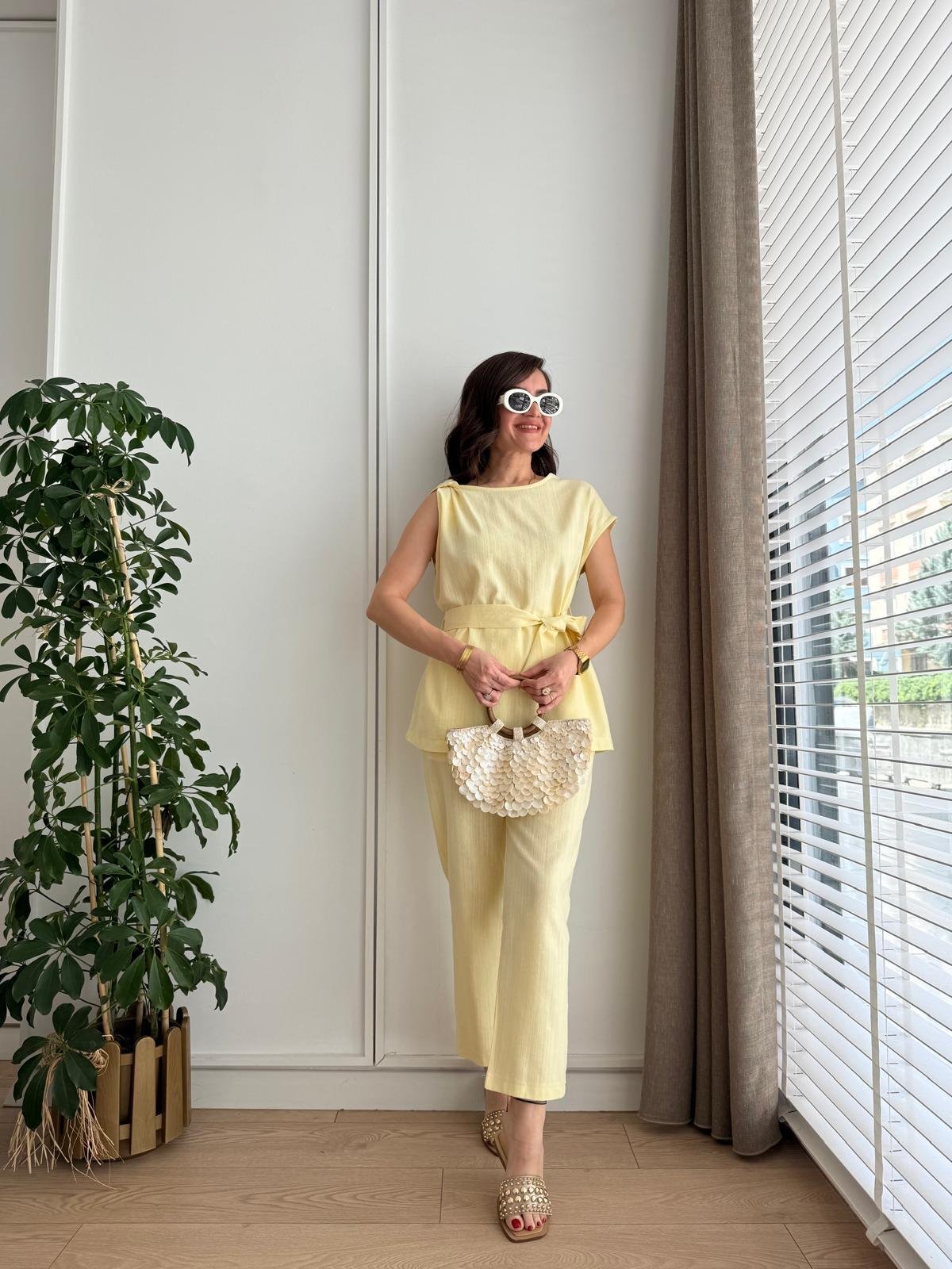 Sarı Omuz Detaylı Bluz Pantolon Takım 8644