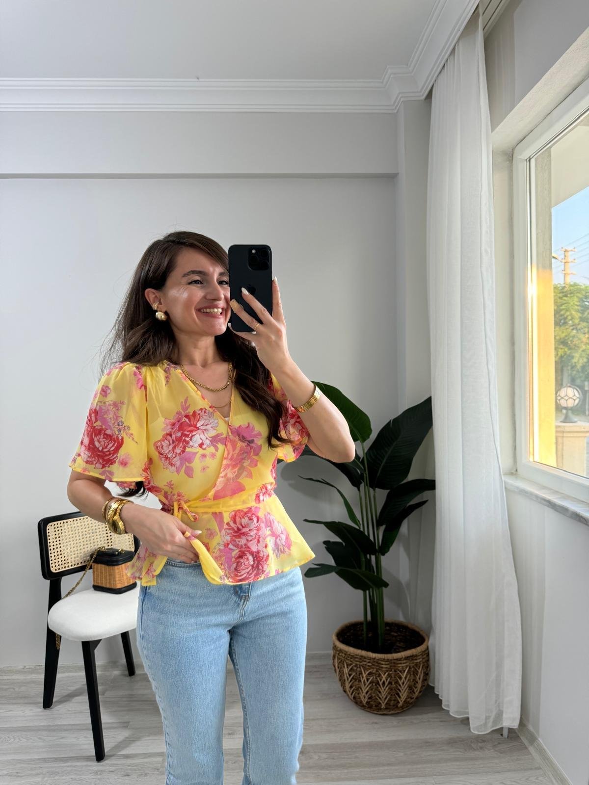 Sarı Özel Marka Yan Bağlamalı Bluz 37131