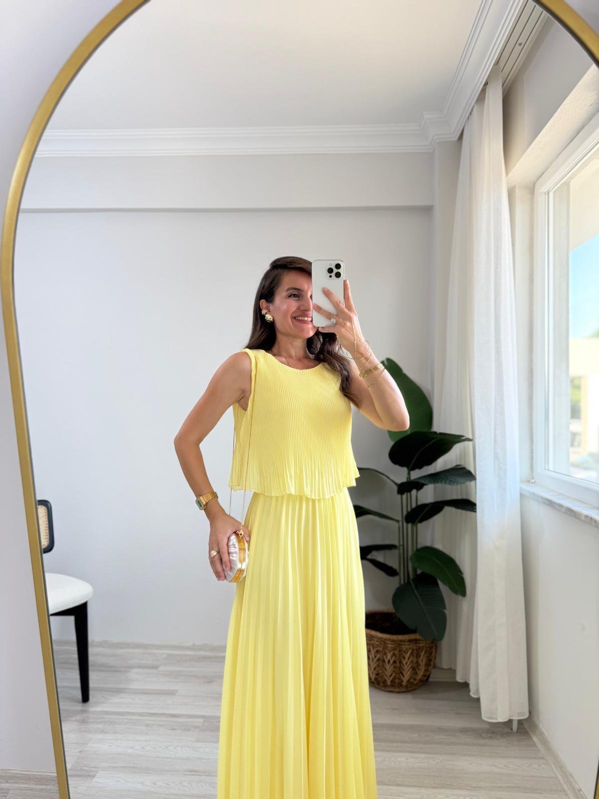 Sarı Sıfır Kol Piliseli Şifon Elbise 2621