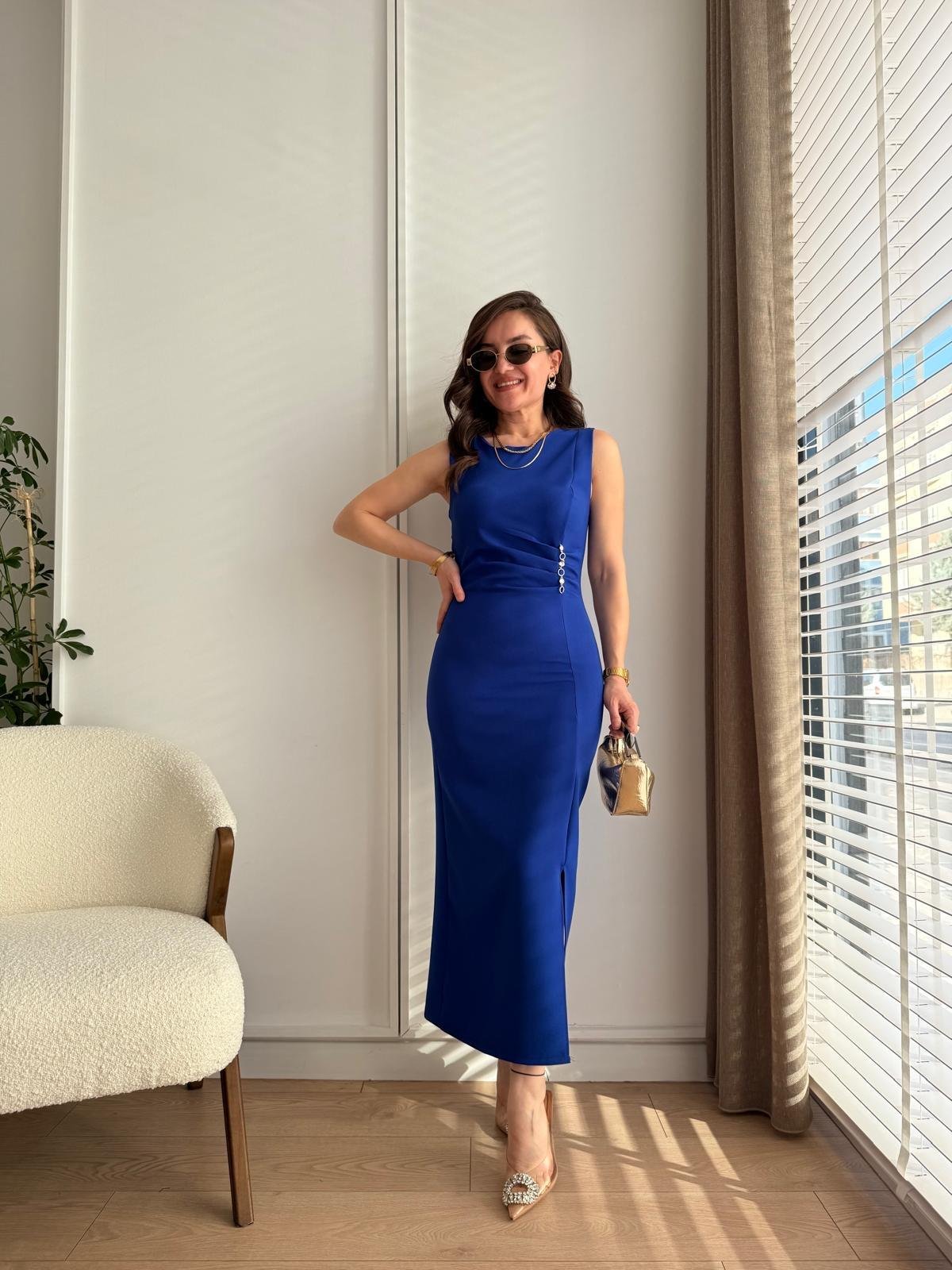 Sax Bel Detaylı Yırtmaçlı Elbise 1147