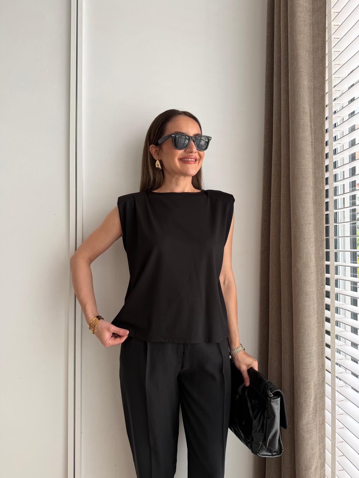 Siyah Arkası Dantel Detaylı Tshirt 37359