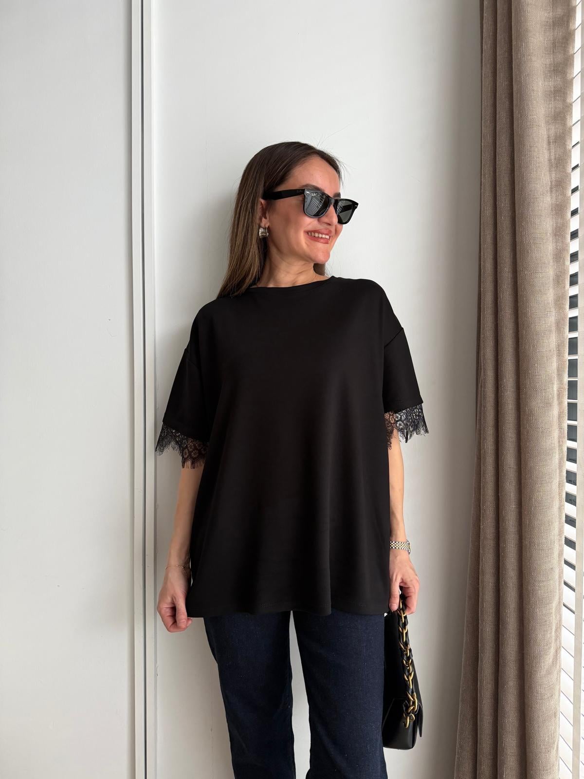Siyah Arkası Dantelli Tshirt 1073