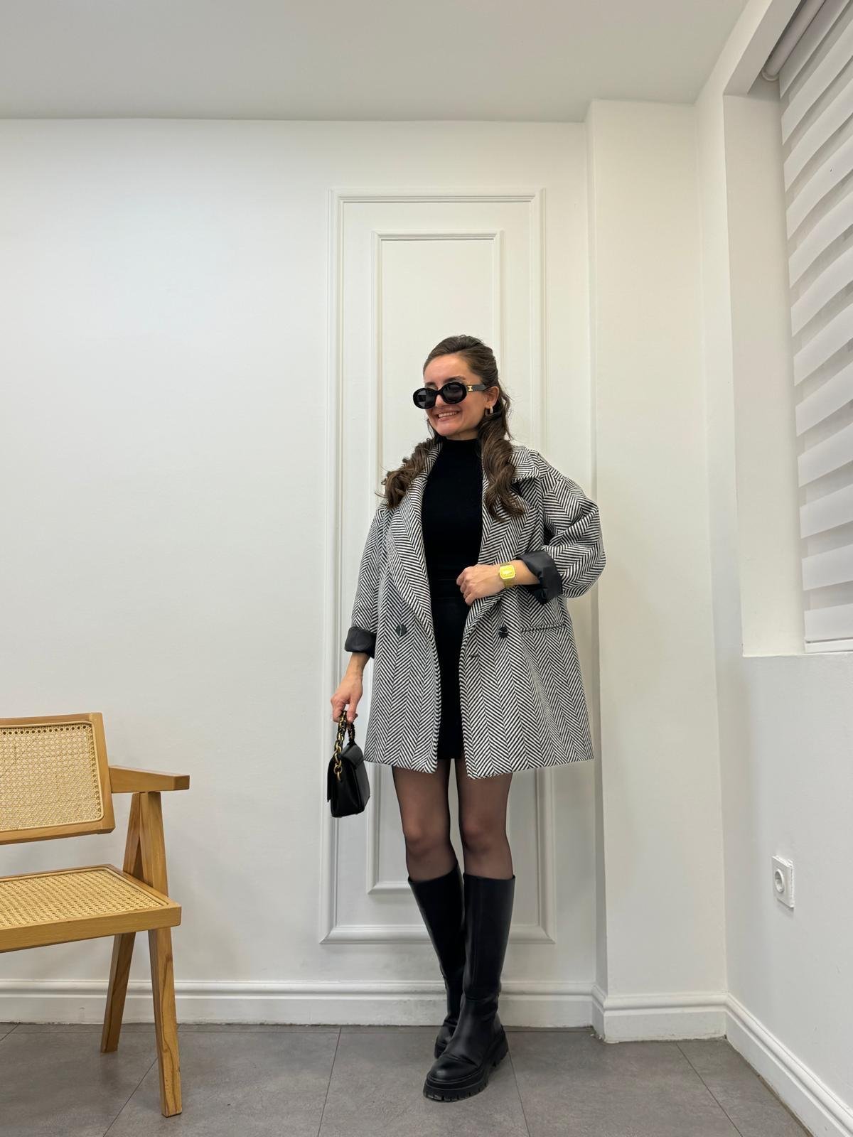 Siyah Balık Sırtı Oversize Astarlı Kaban 9252