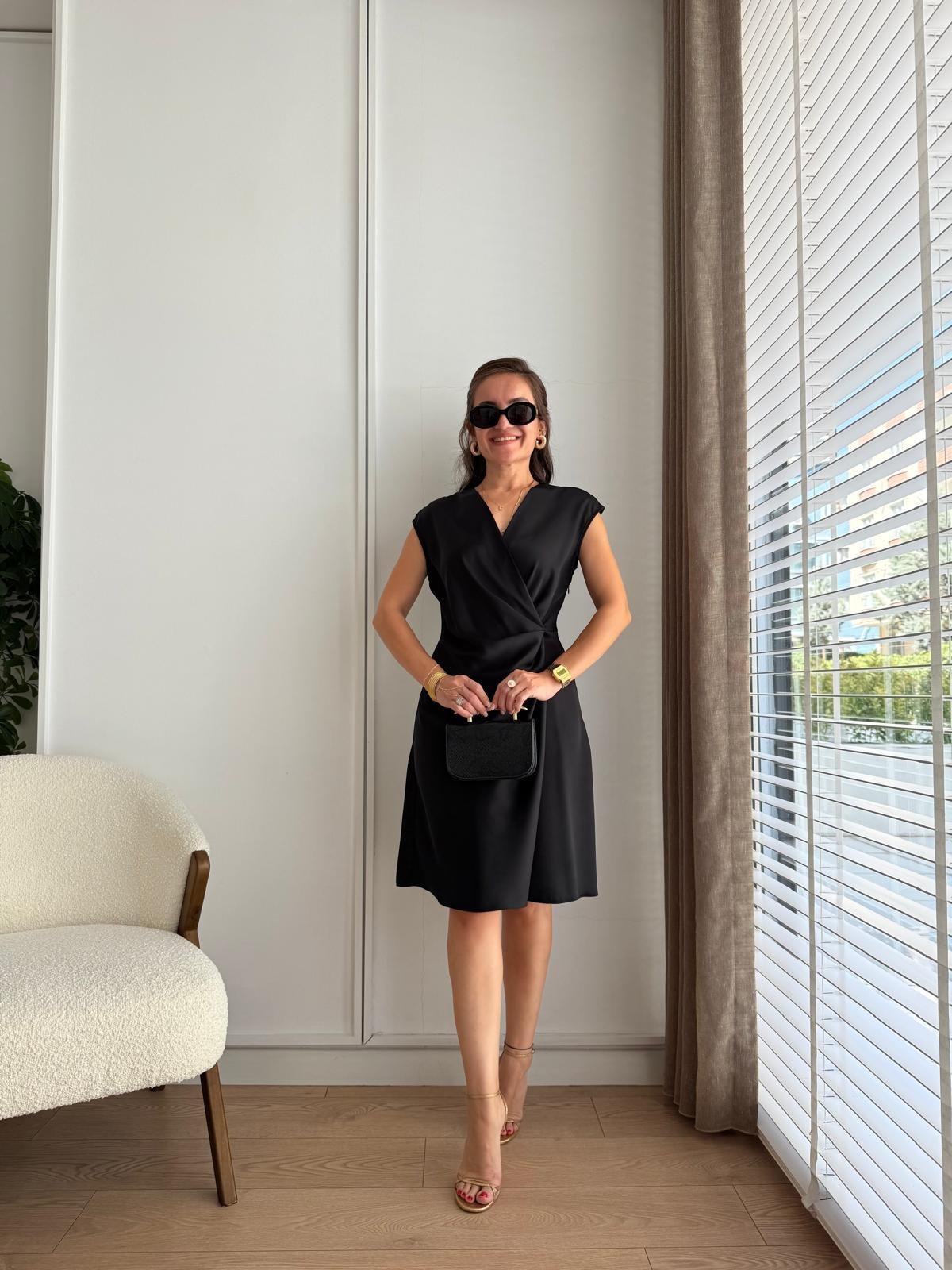 Siyah Bel Büzgü Detaylı Kruvaze Elbise 2480