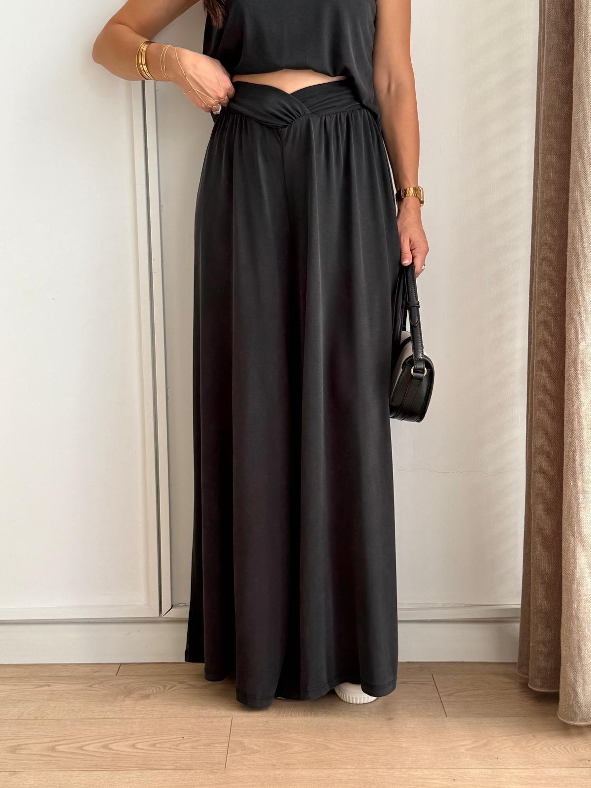 Siyah Bel Detaylı Modal Kumaş Geniş Paça Pantolon 30272