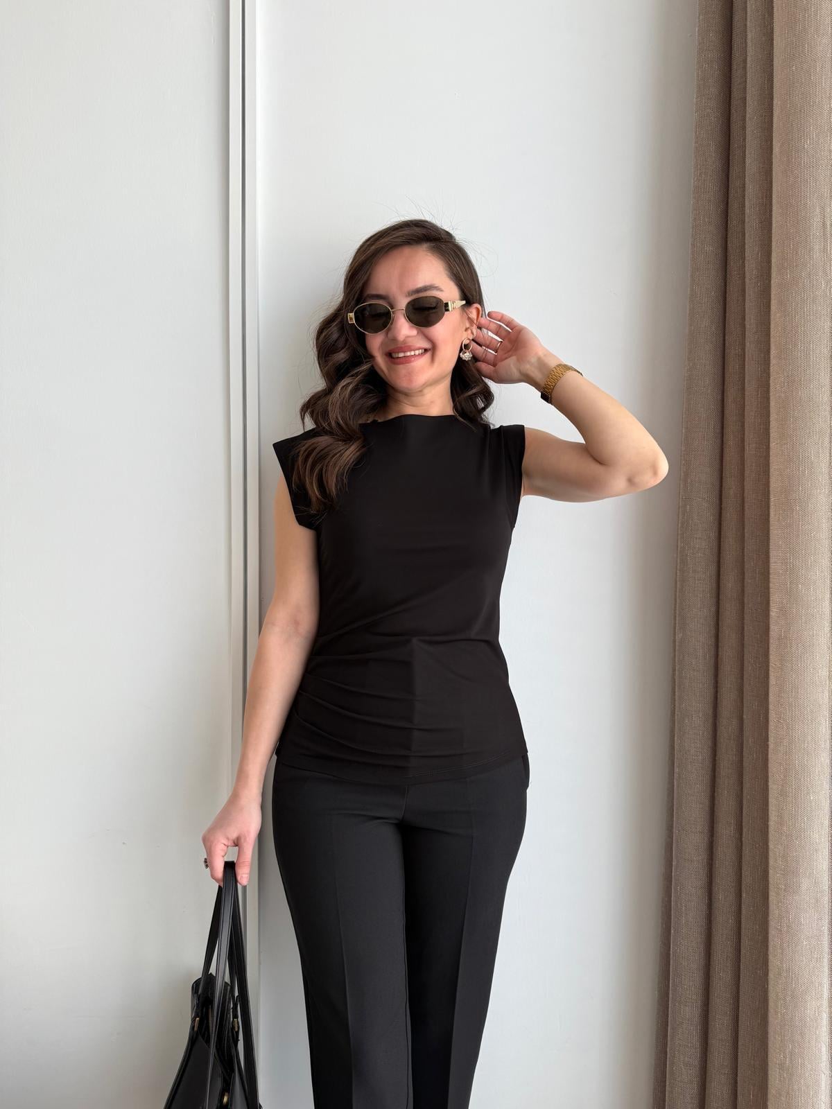 Siyah Bel Drape Detaylı Kayık Yaka Bluz 28757