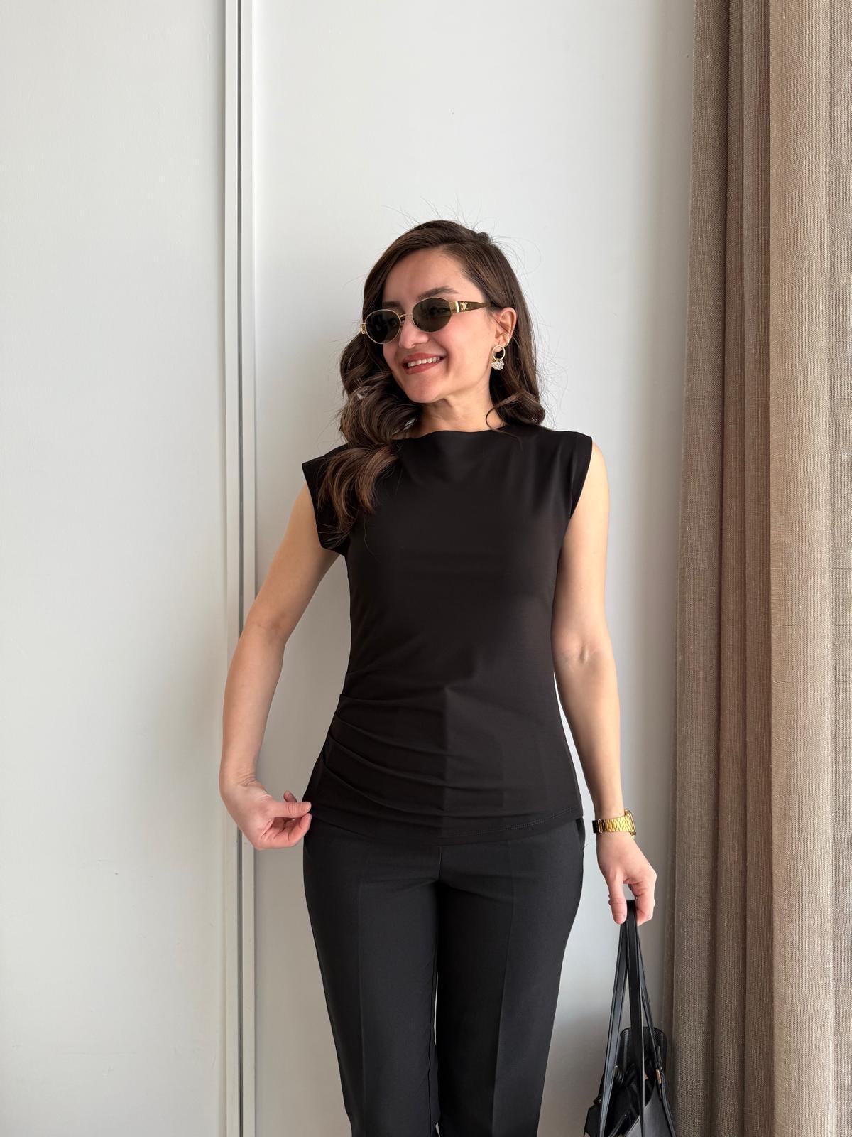 Siyah Bel Drape Detaylı Kayık Yaka Bluz 28757
