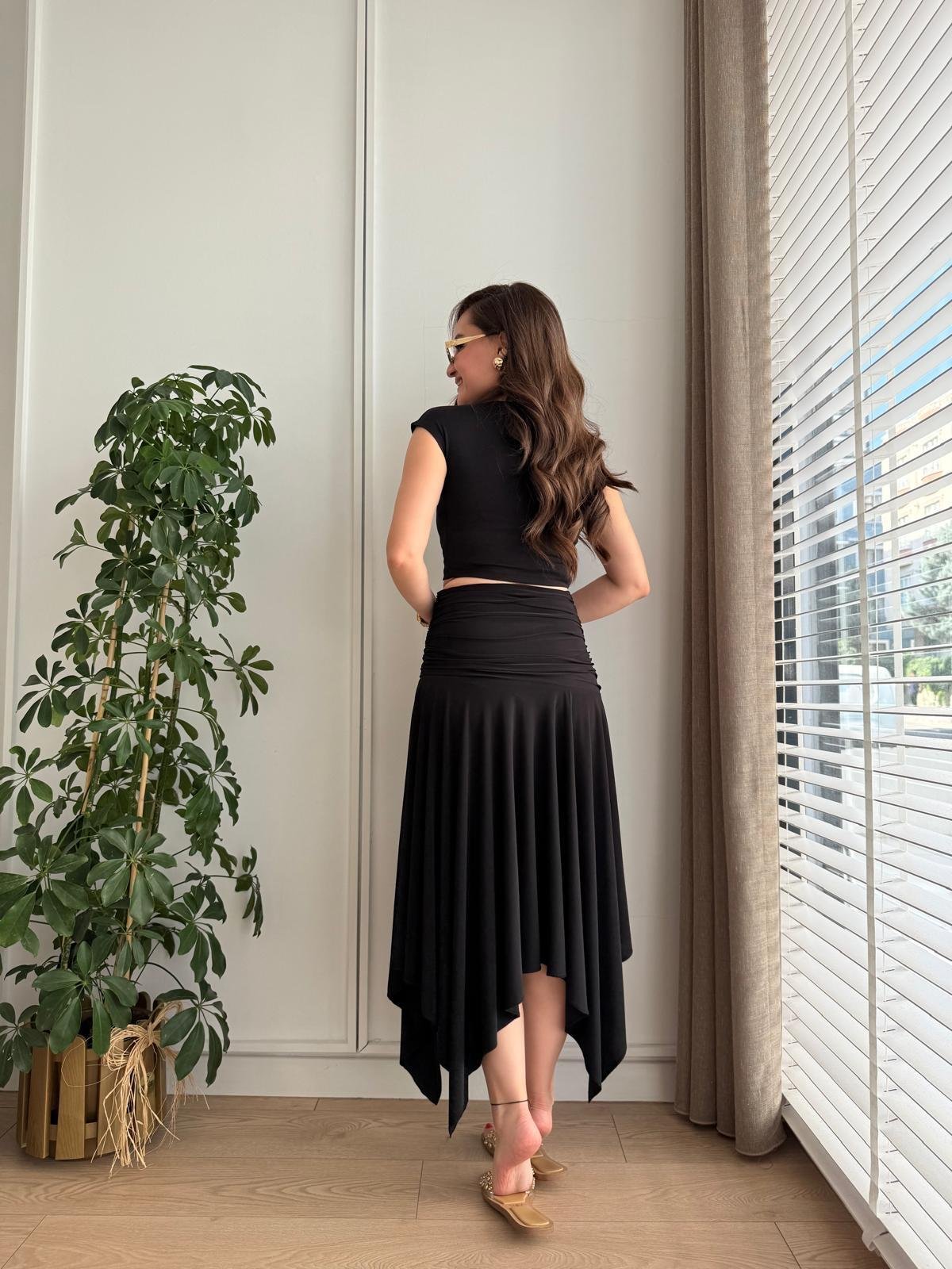 Siyah Bel Drape Detaylı Yırtmaçlı Etek 1138