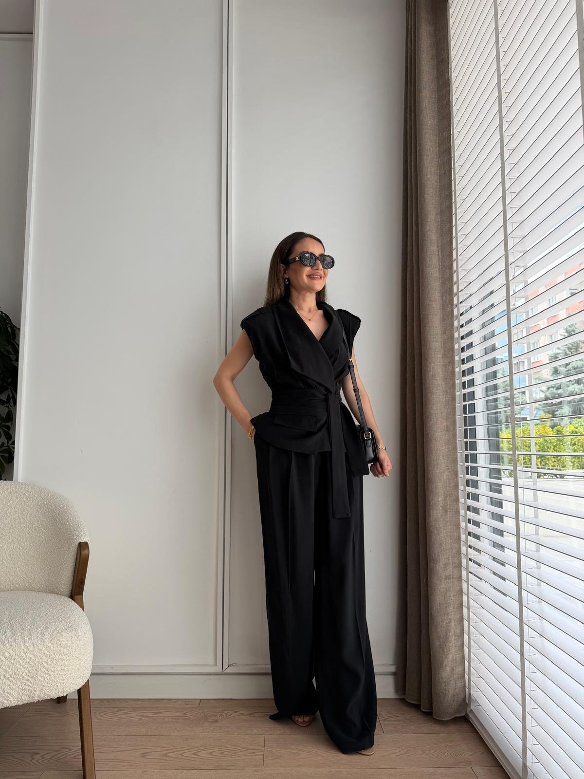 Siyah Bel Kuşaklı Yelek Pantolon Takım 580769