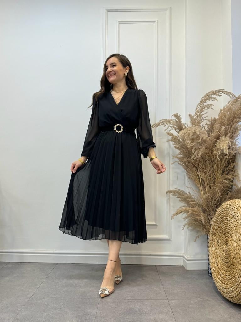 Siyah Beli Lastikli Piliseli Kemerli Elbise 3314