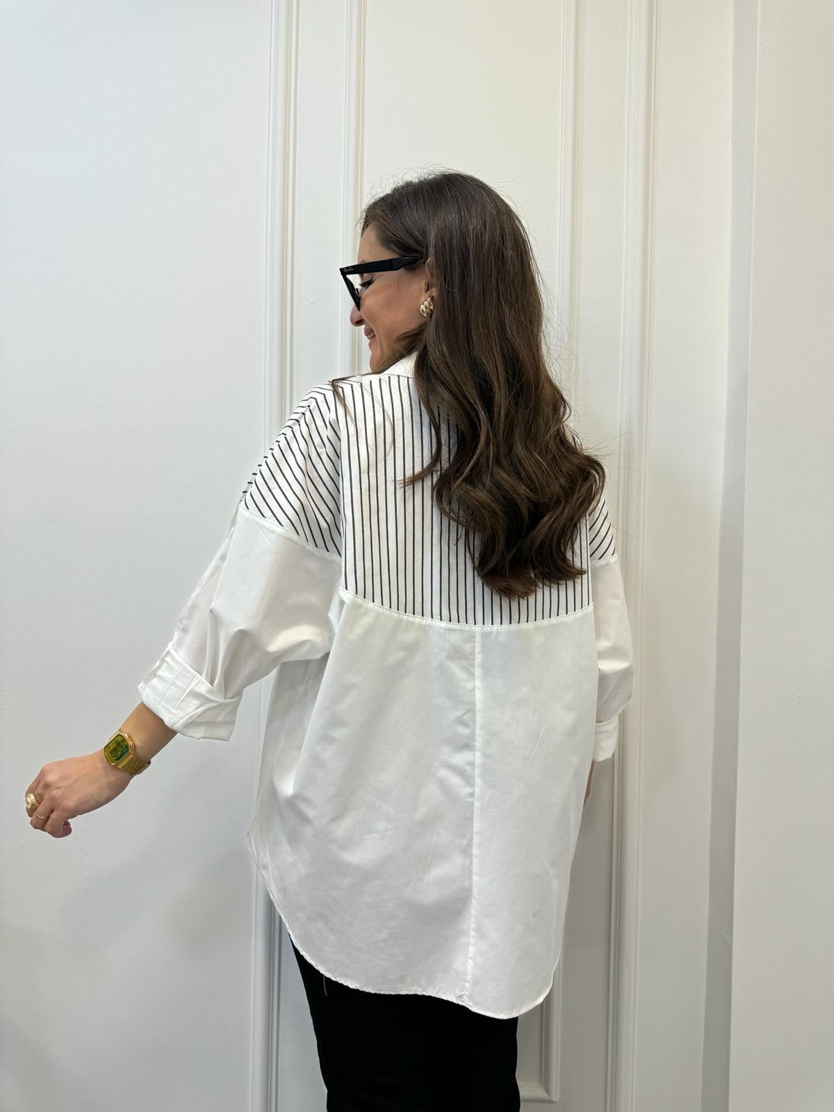 Siyah Beyaz Omuz Çizgi Detaylı Oversize Gömlek 28395