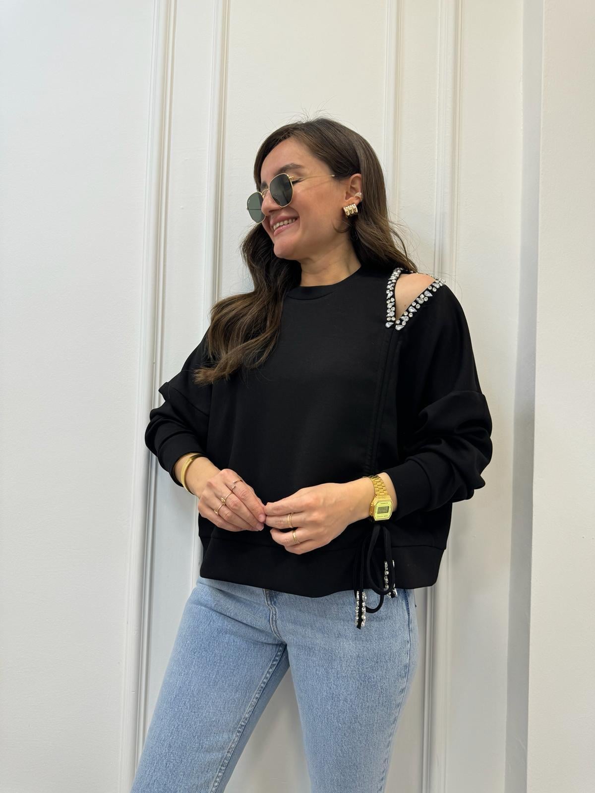 Siyah Bisiklet Yaka Omuz Taş Detaylı Büzgülü Tasarım Sweatshirt 2358