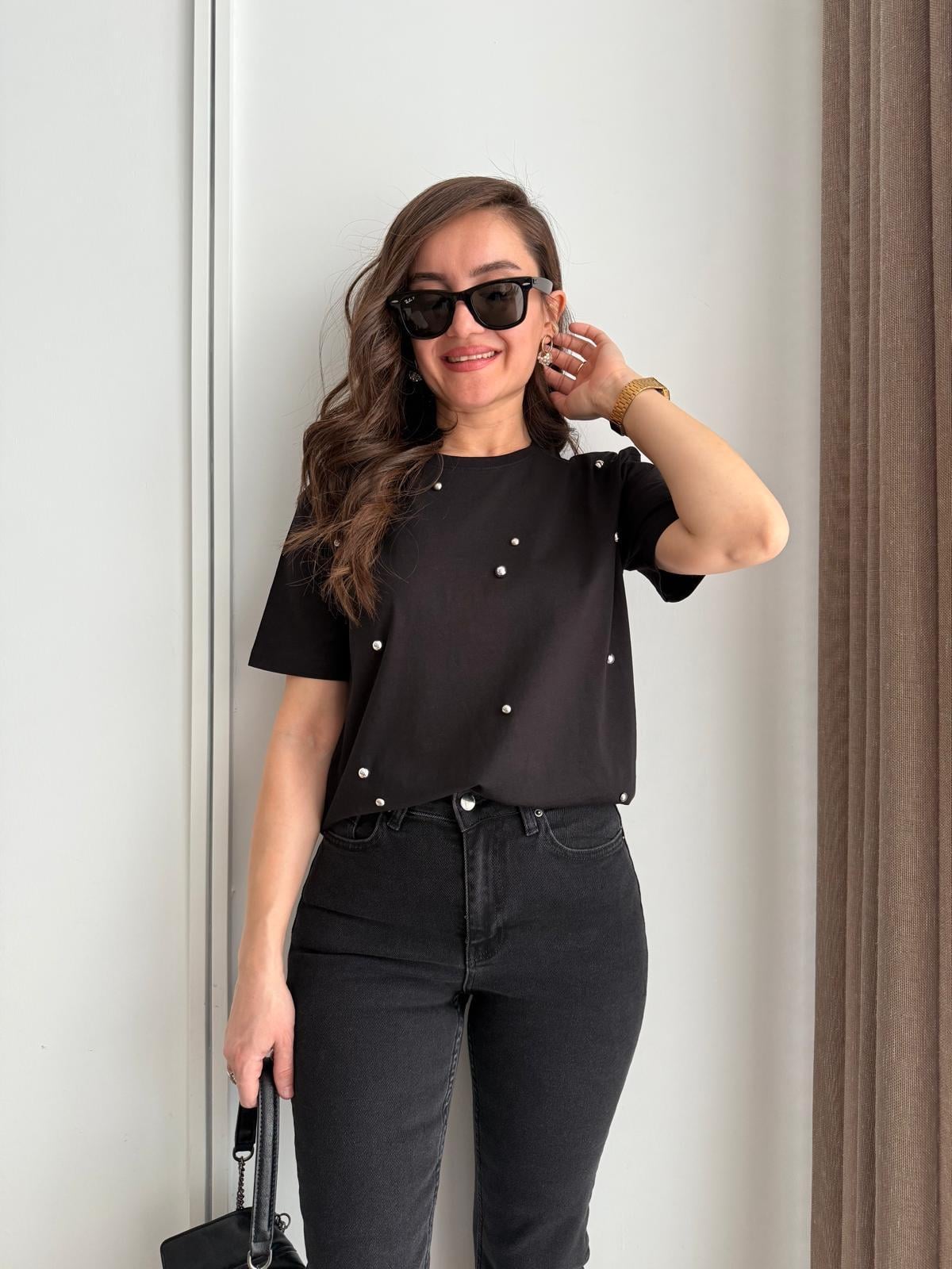 Siyah Bisiklet Yaka Top Zımba Detaylı Tshirt 16259