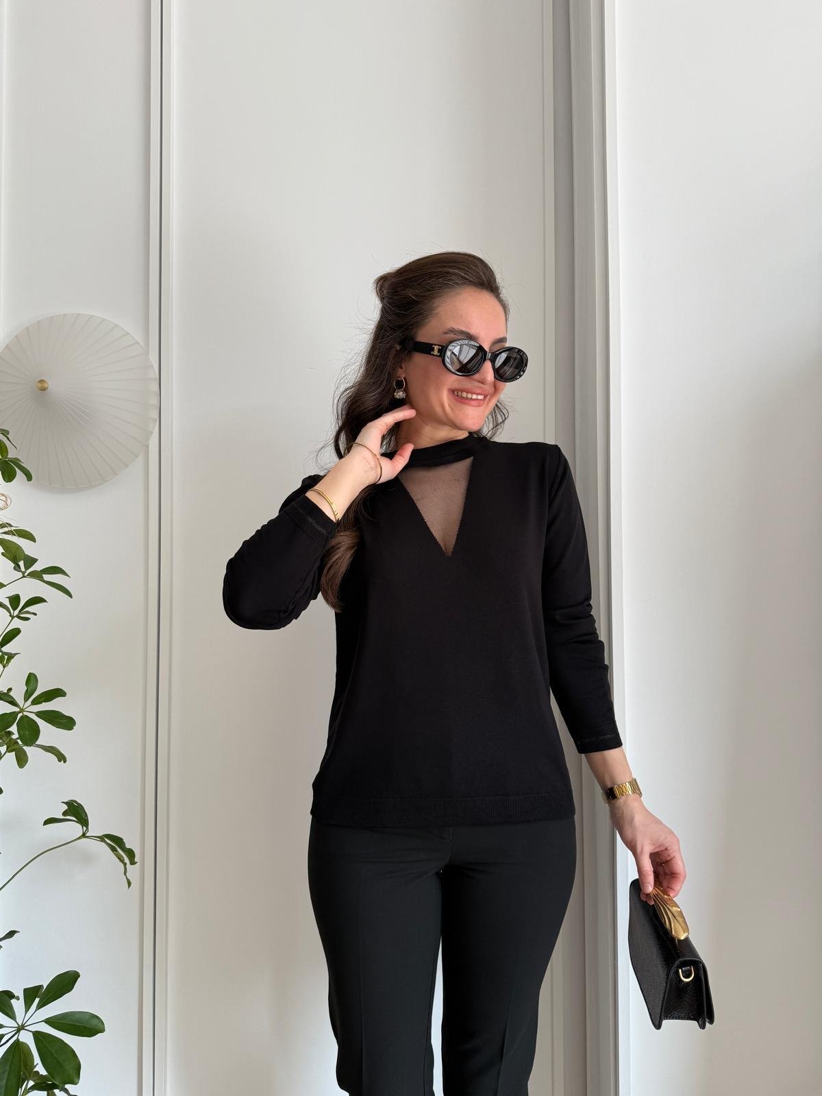 Siyah Bisiklet Yaka Tül Detaylı Bluz 214