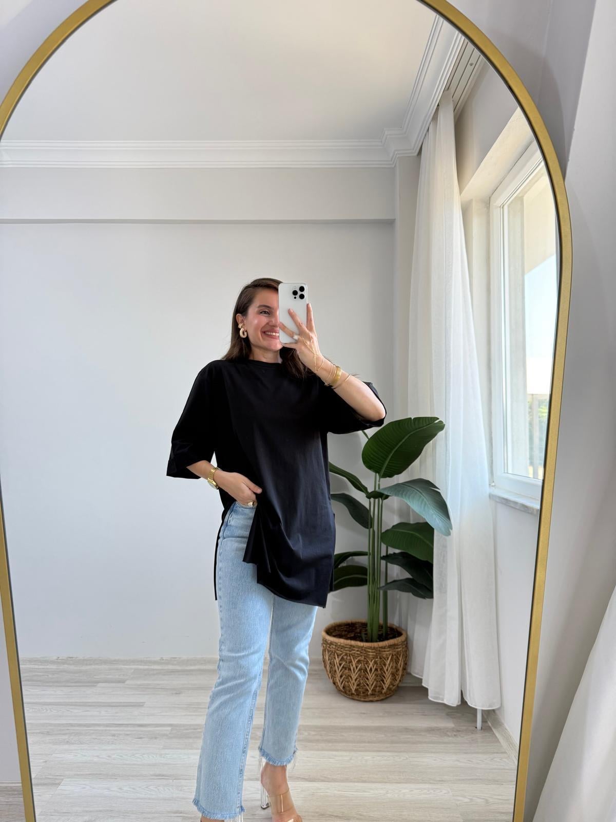 Siyah Bisiklet Yaka Yanları Yırtmaçlı Tshirt 279024