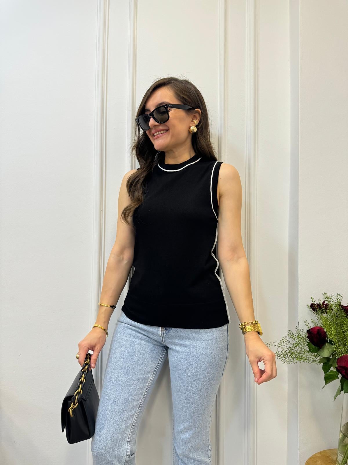 Siyah Biye Detaylı Triko Bluz 2325
