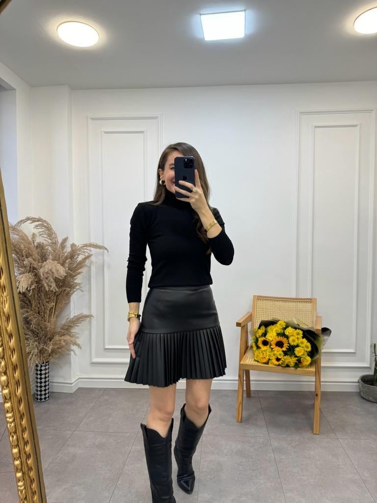 Siyah Boğazlı Triko Bluz 013