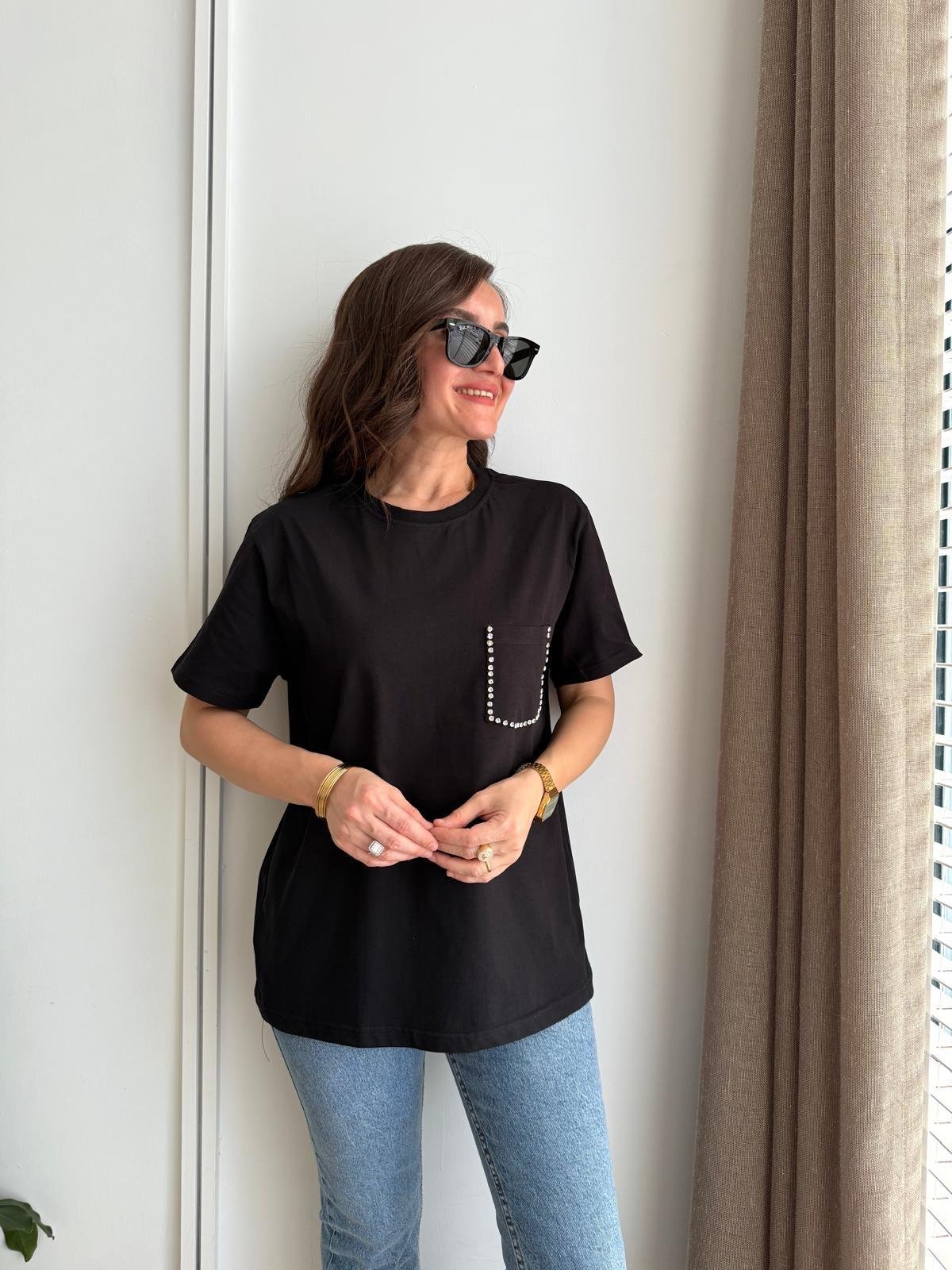 Siyah Cep Taş Detaylı Tshirt 2224